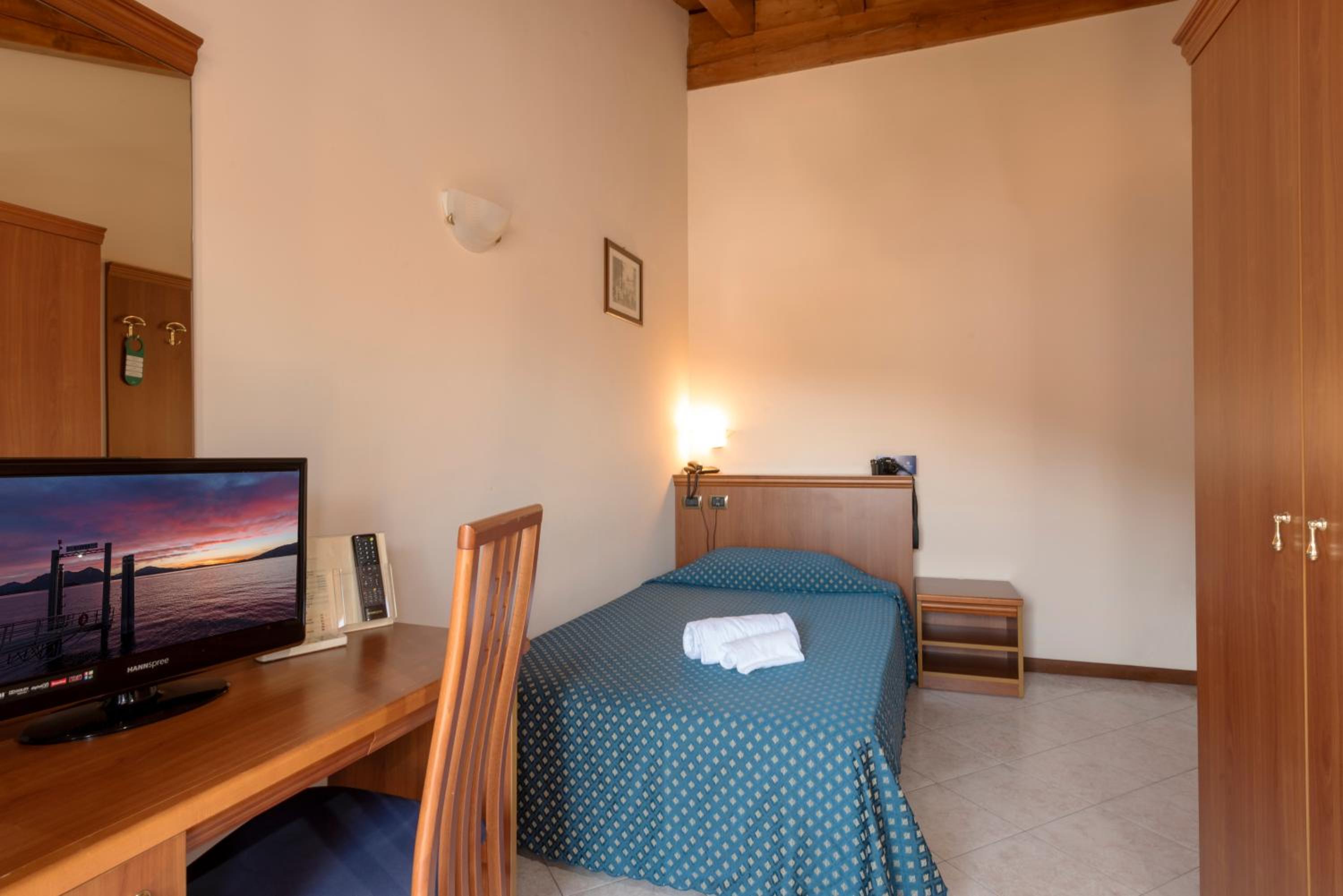 Large Single Room