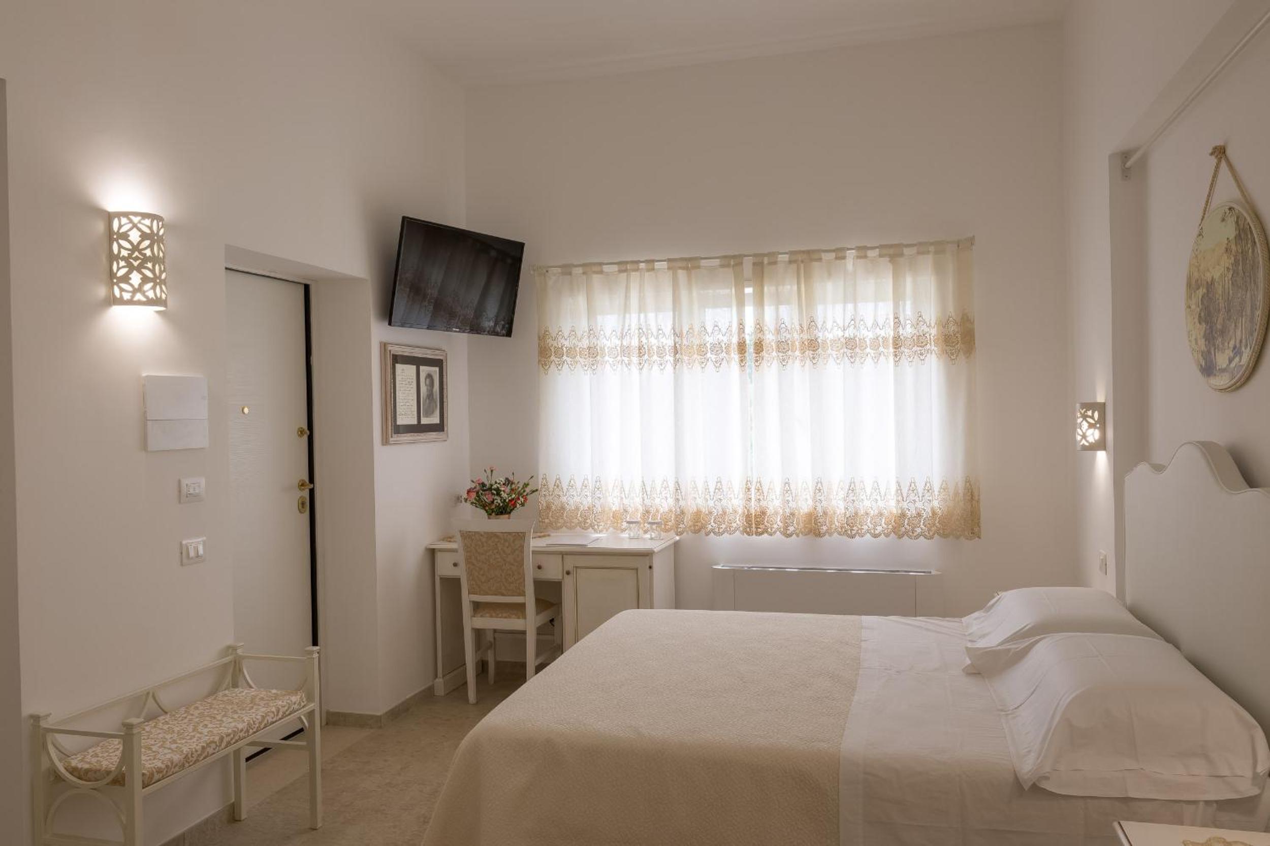 Quadruple Room with Terrace - Photo 11