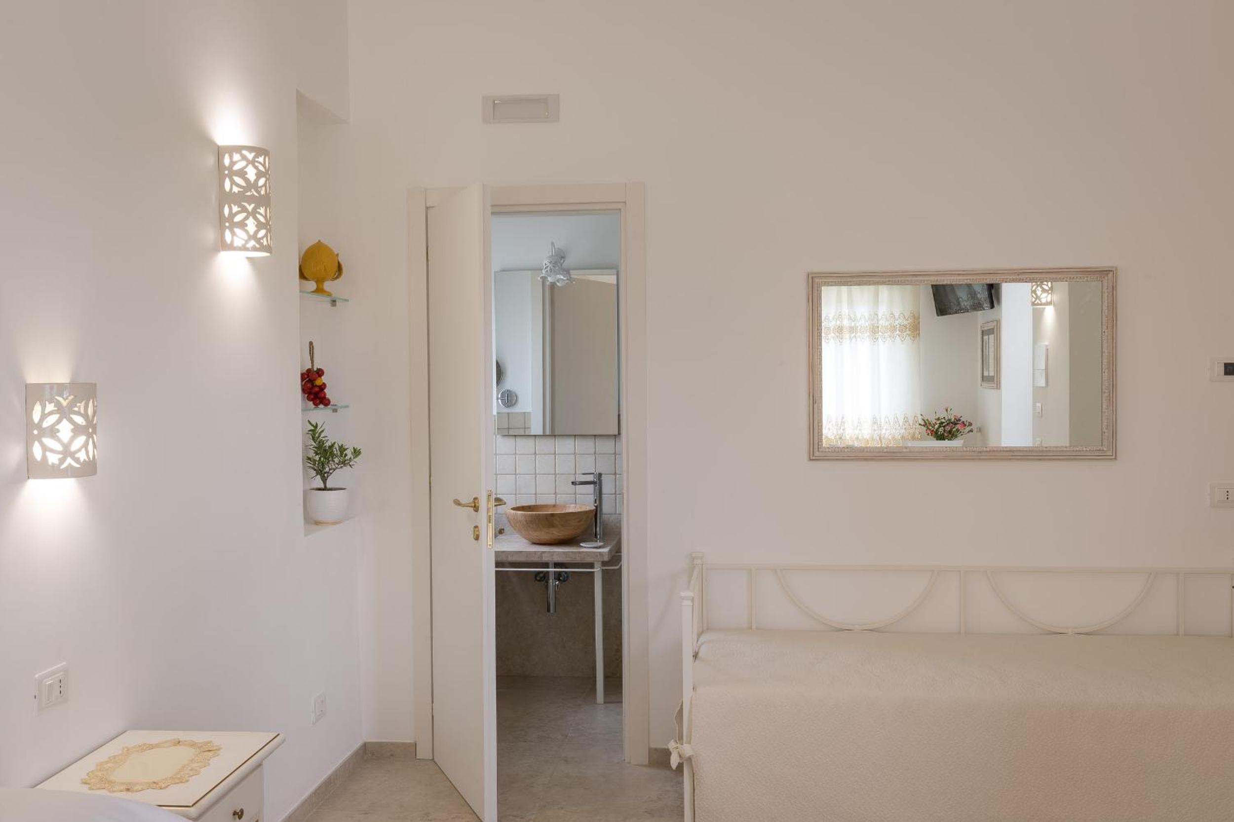 Quadruple Room with Terrace - Photo 13