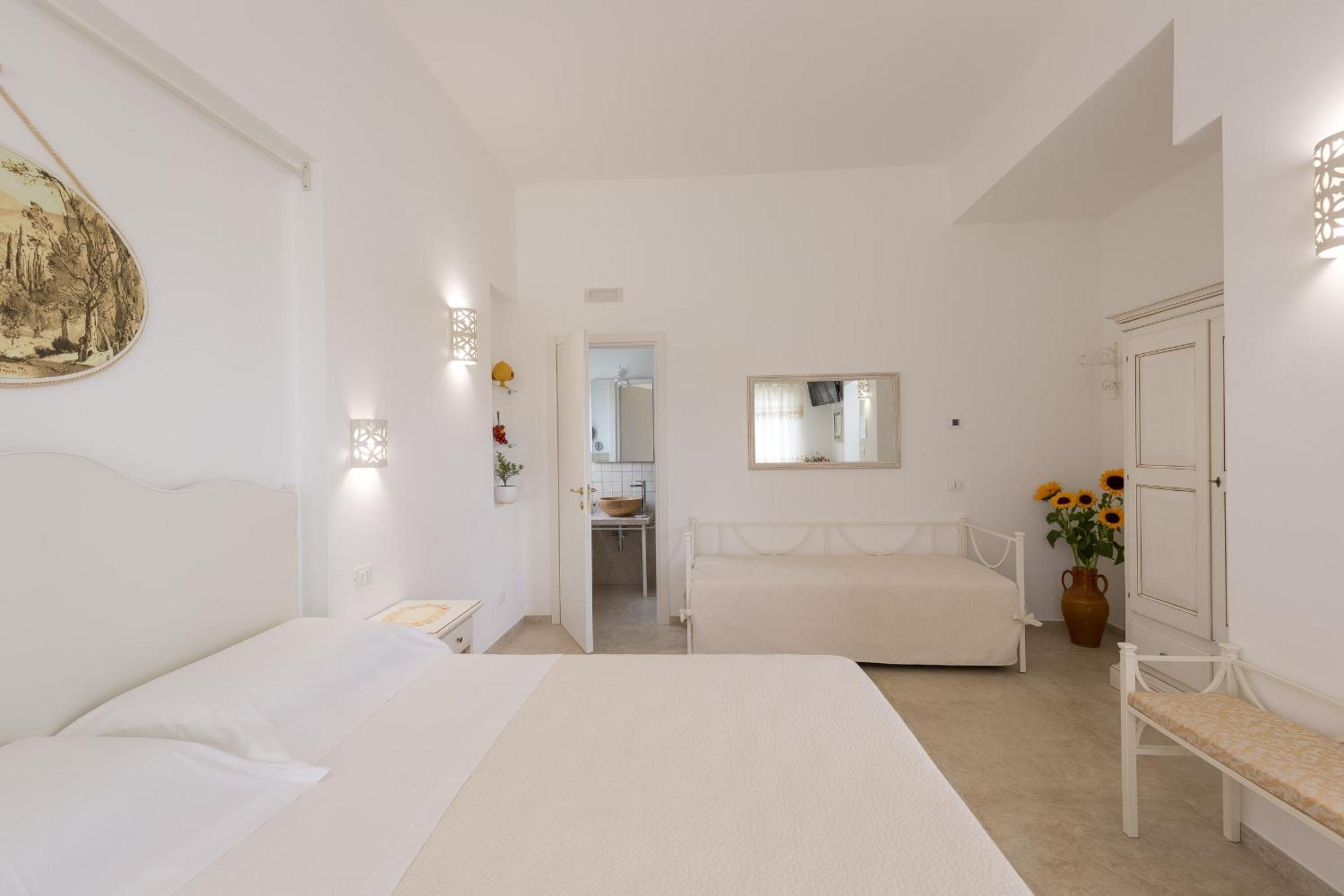 Quadruple Room with Terrace - Photo 14