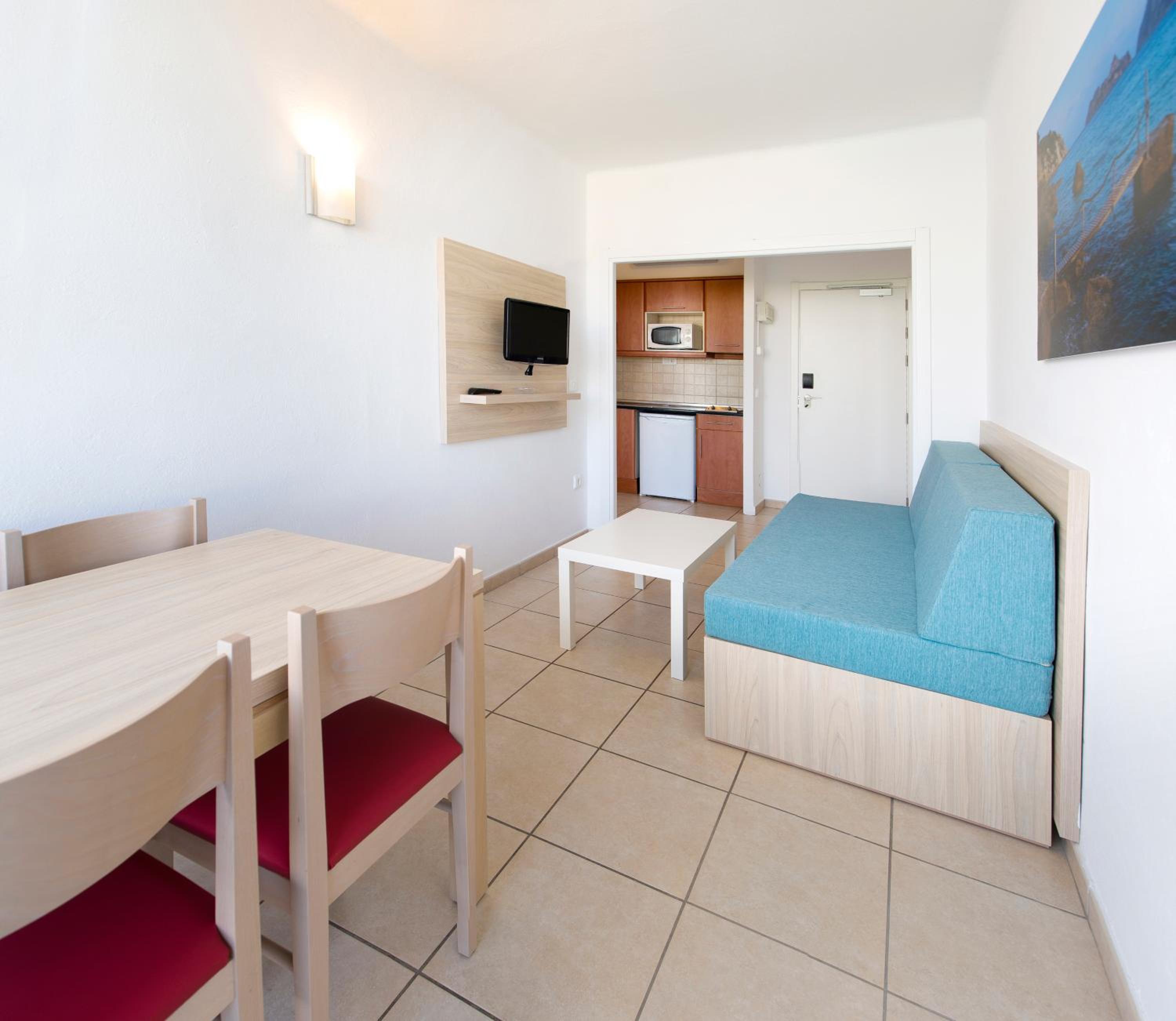 One-Bedroom Apartment - Photo 8