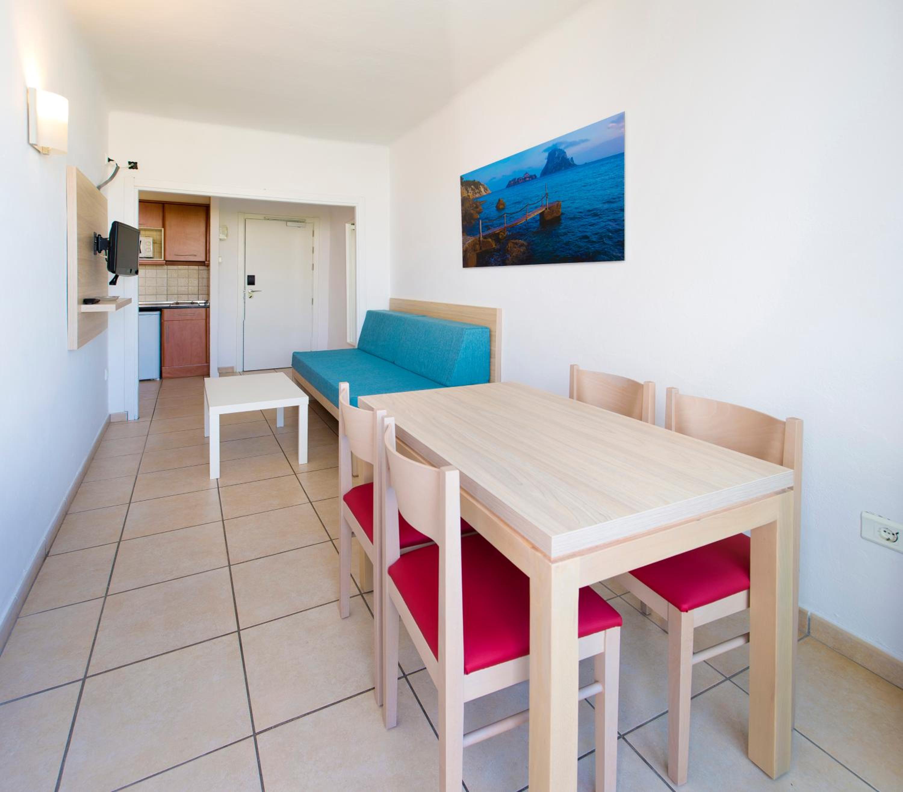 One-Bedroom Apartment - Photo 1