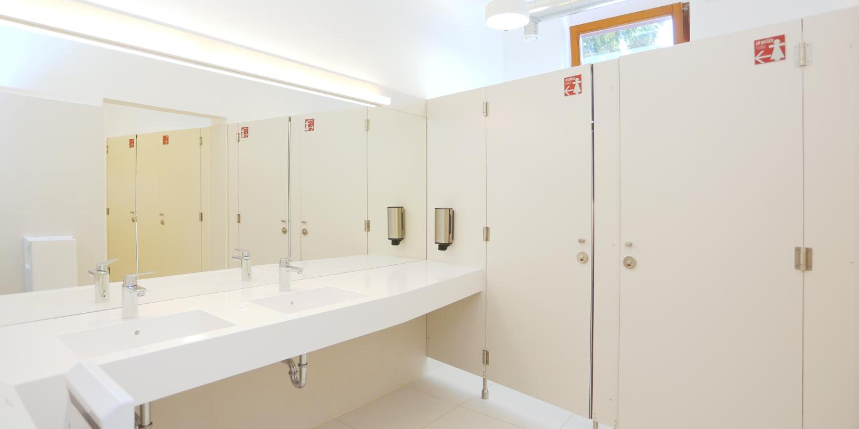 Double Room with Shared Bathroom photo 3