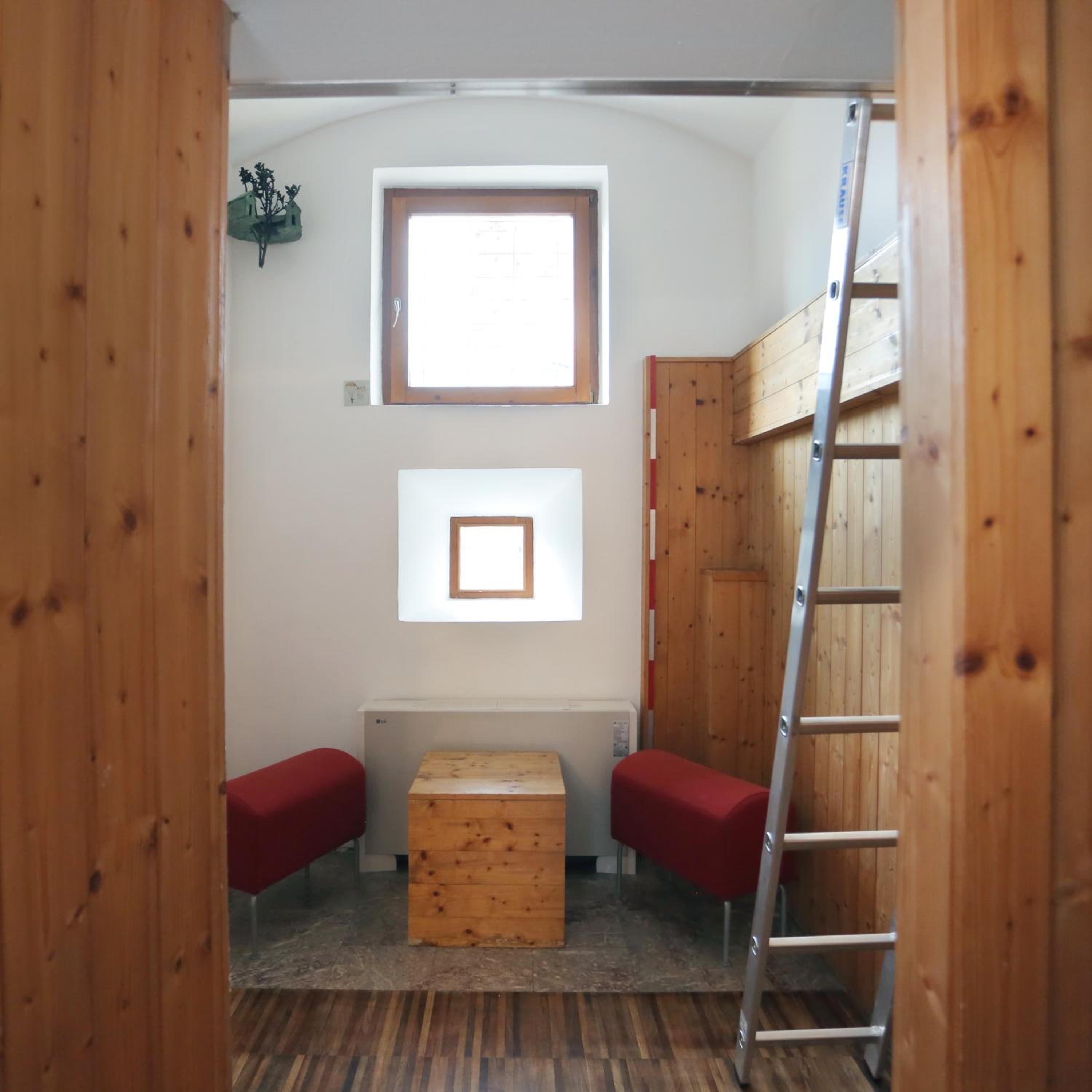 Double Room with Shared Bathroom photo 1