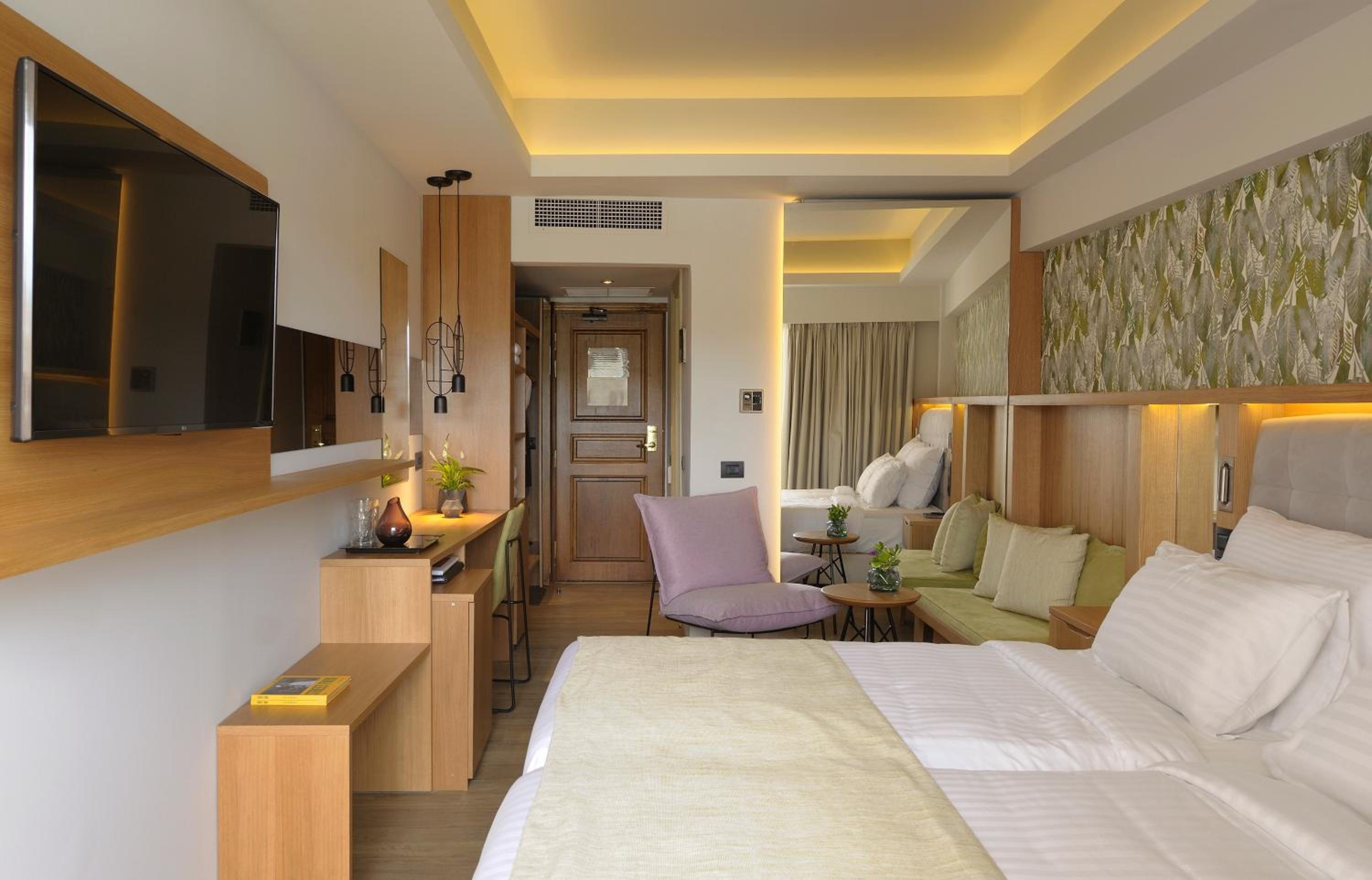 Deluxe Room with Sea View - Photo 4