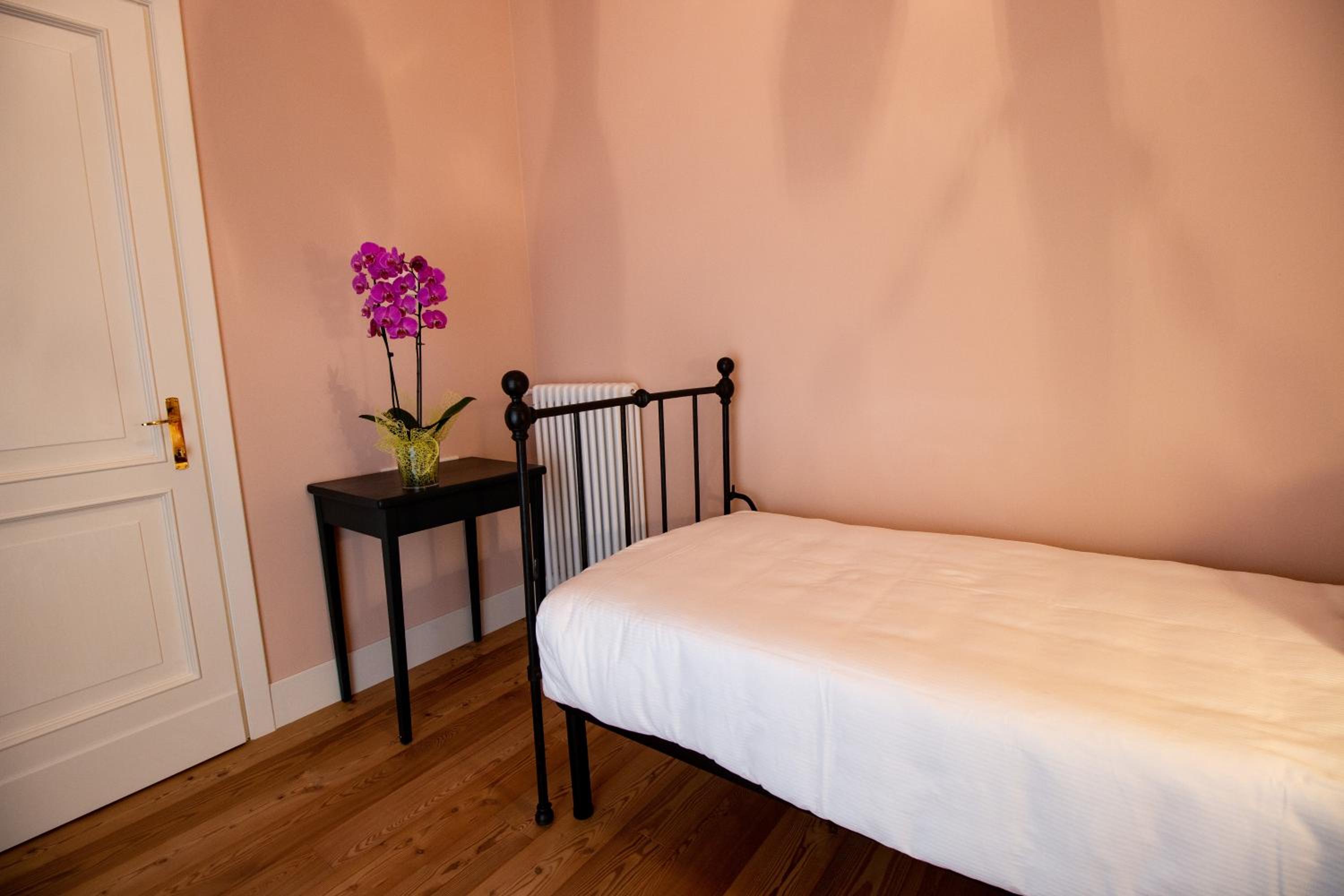 Two-Bedroom Suite - interconnecting rooms - Photo 6