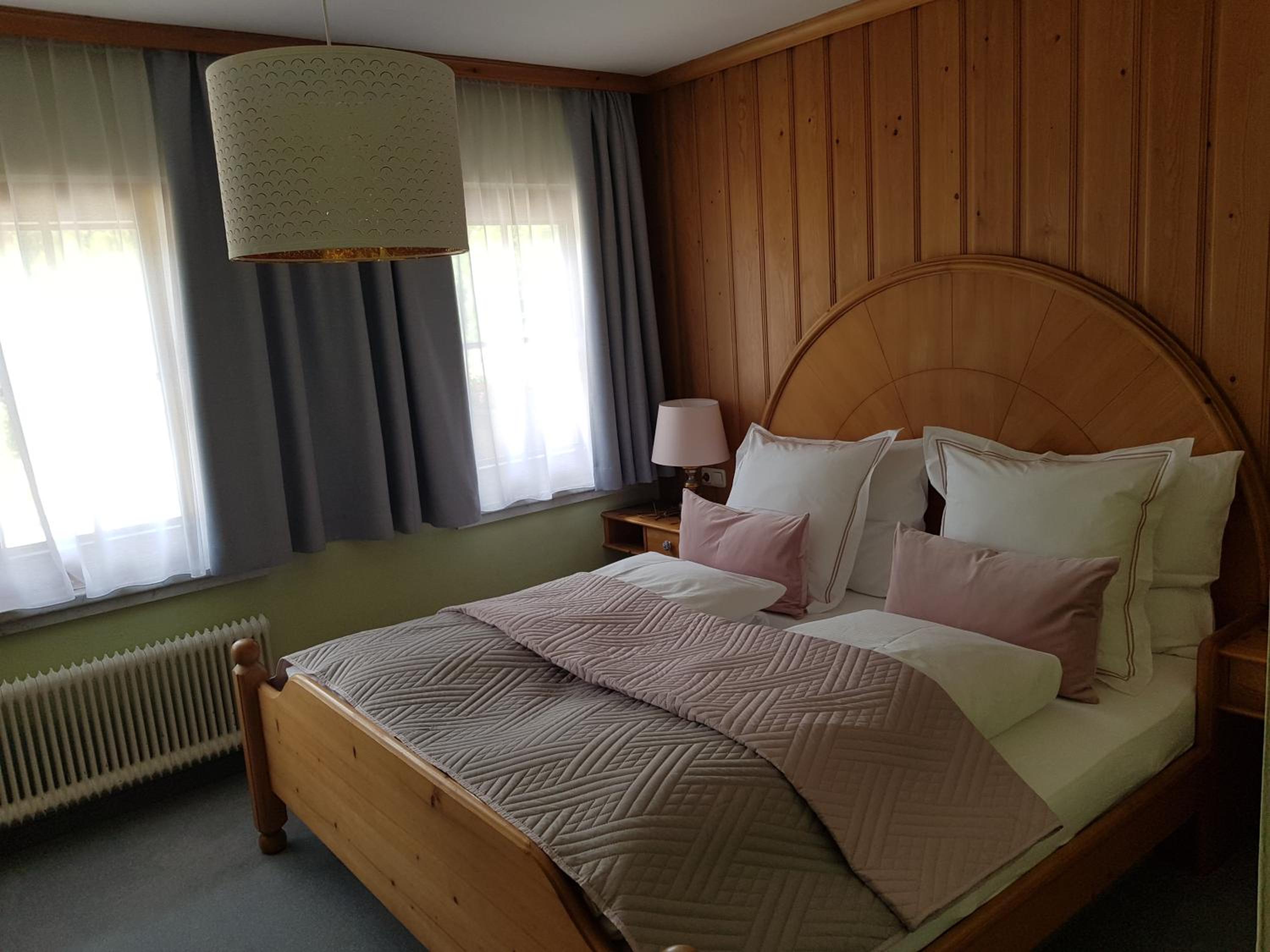 Large Double or Twin Room photo 3
