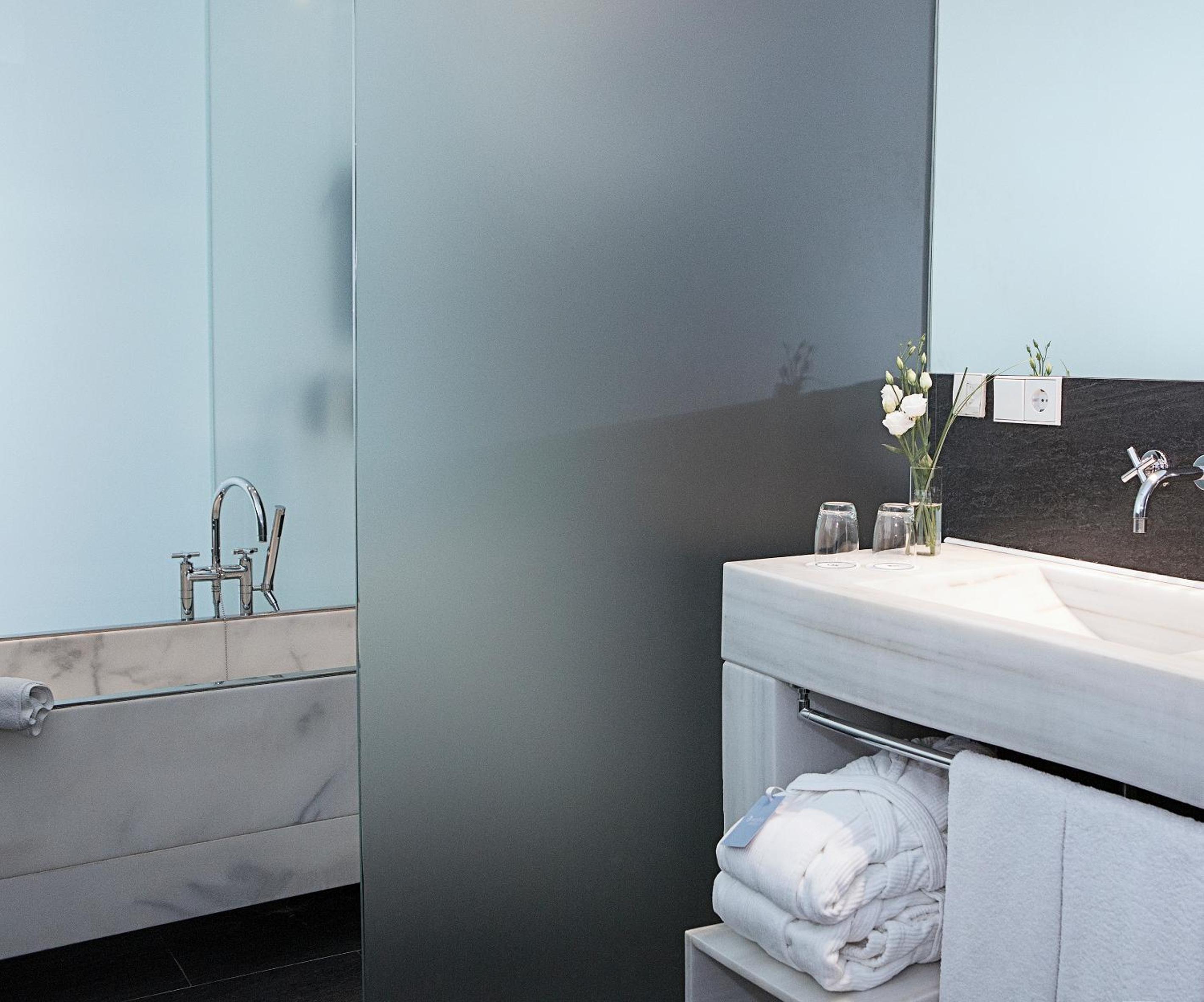 Double or Twin Room - Photo 2