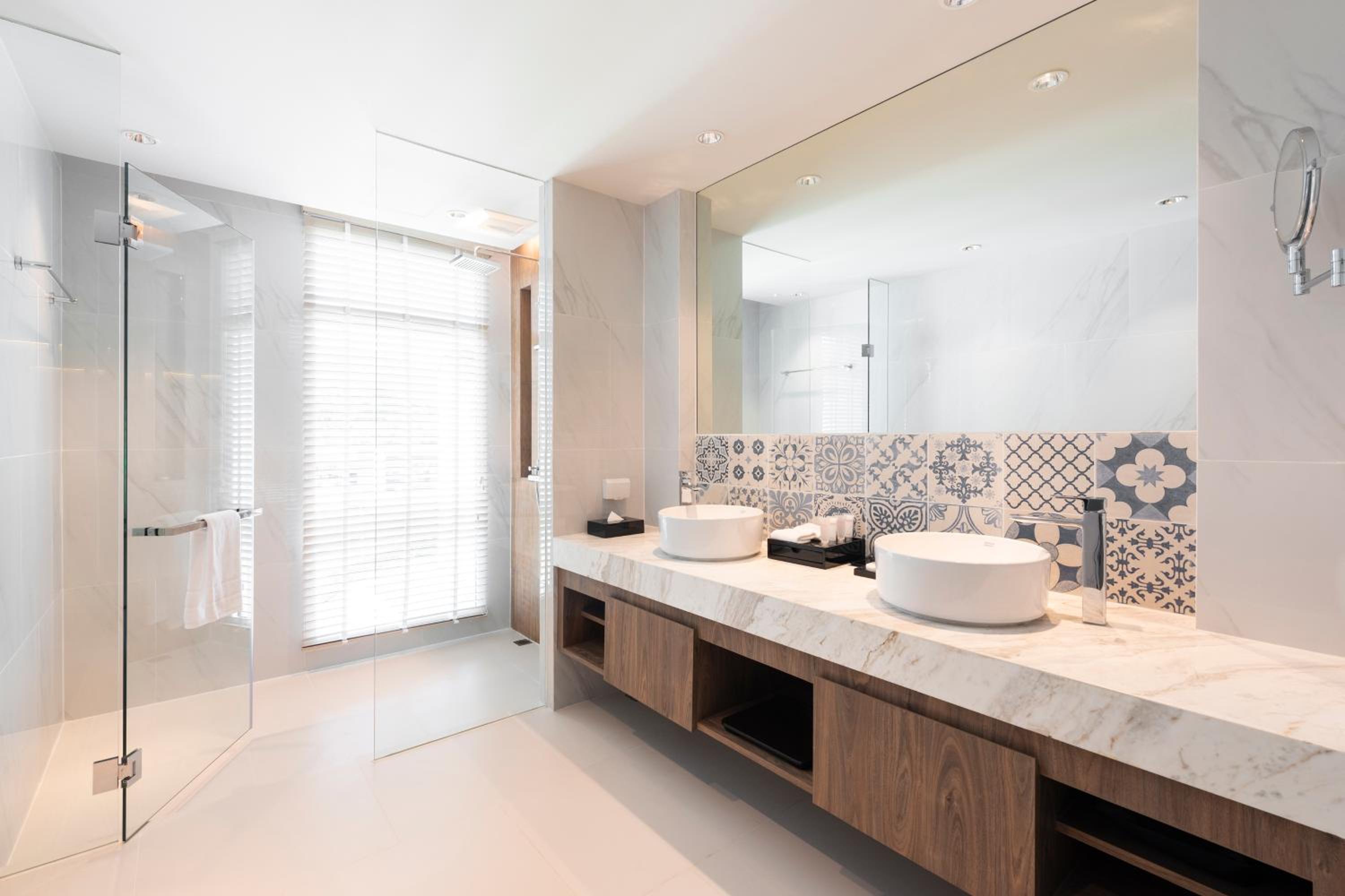 One-Bedroom King Suite - Photo 8
