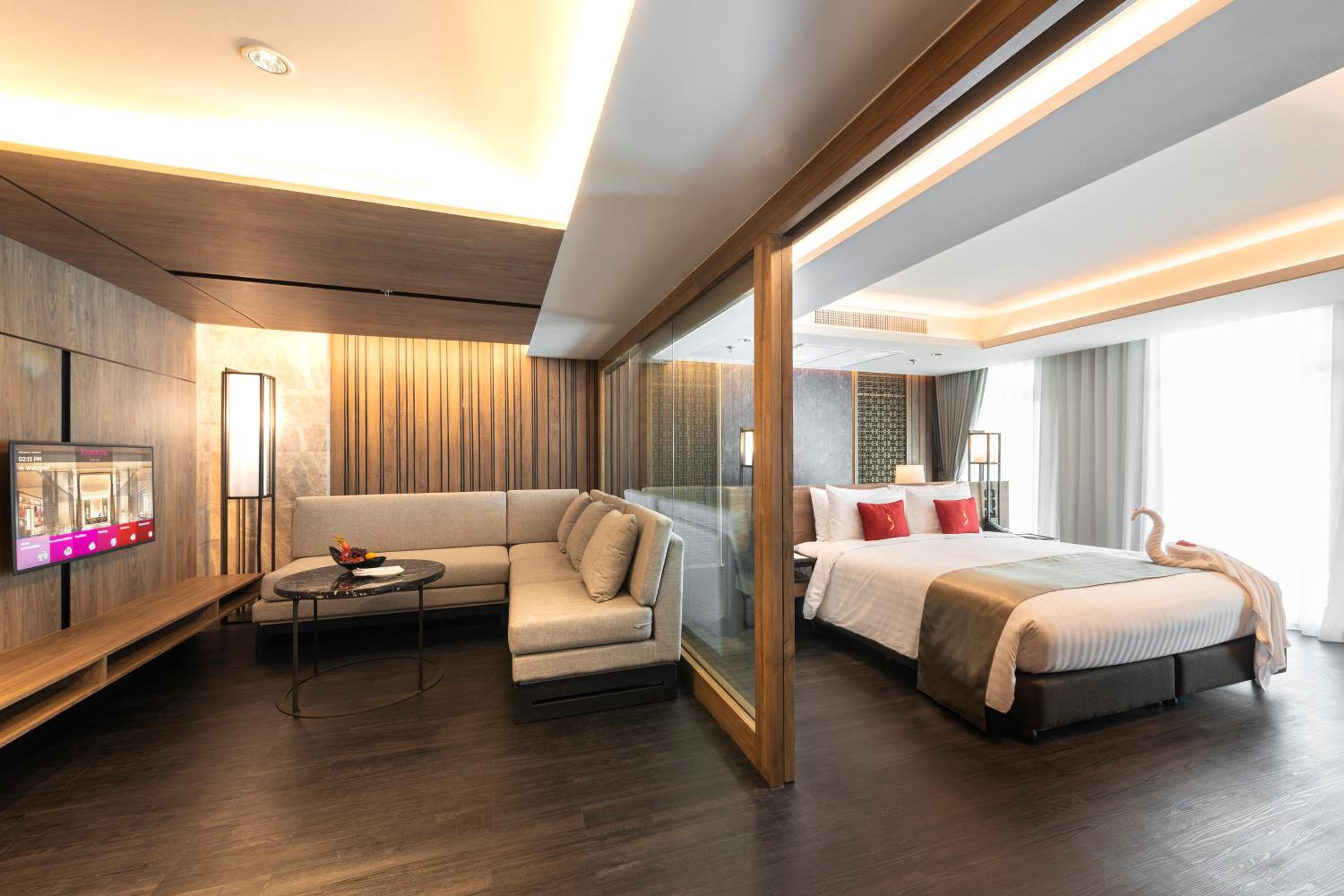 One-Bedroom King Suite - Photo 12