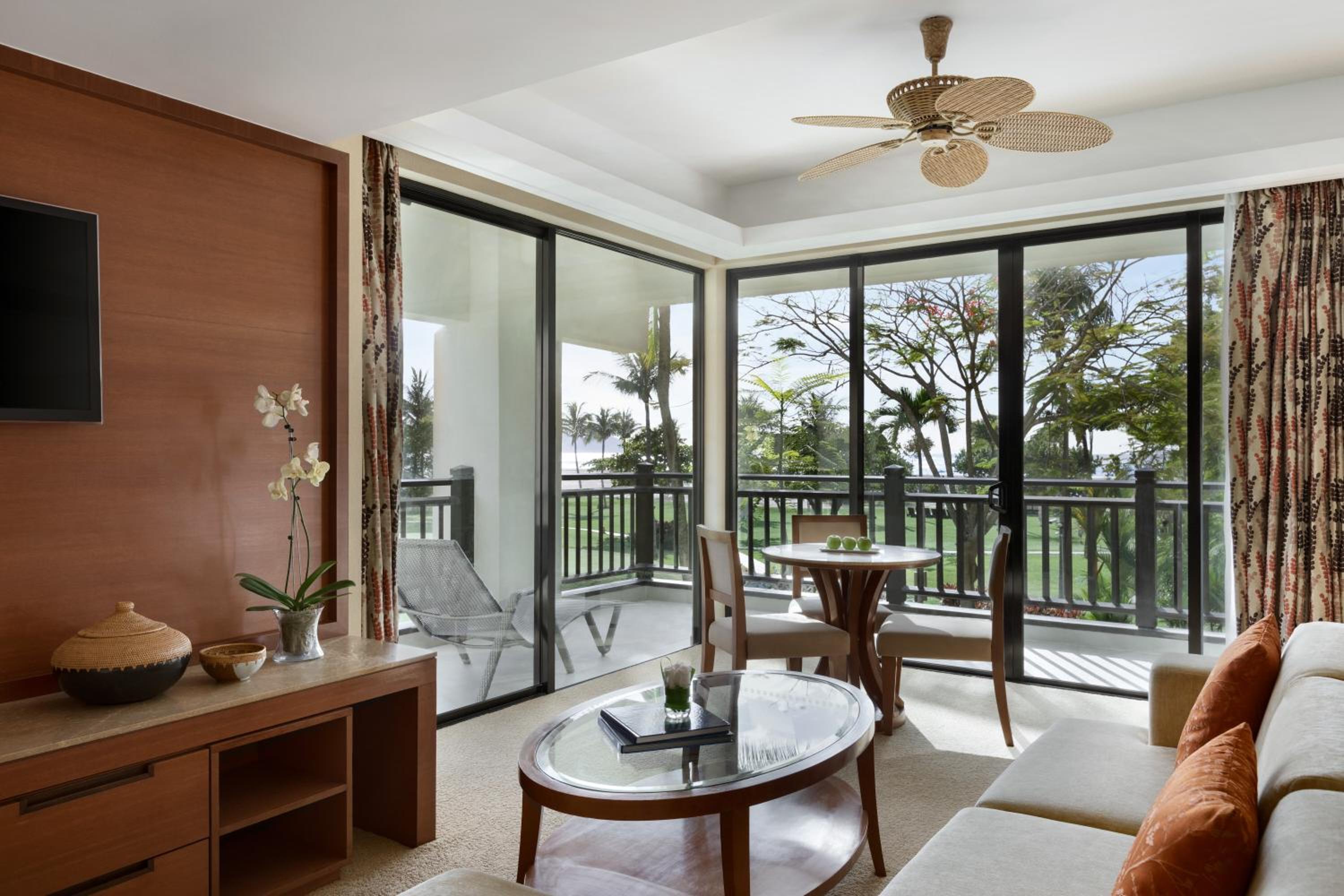 Garden Wing Executive Suite - Photo 3