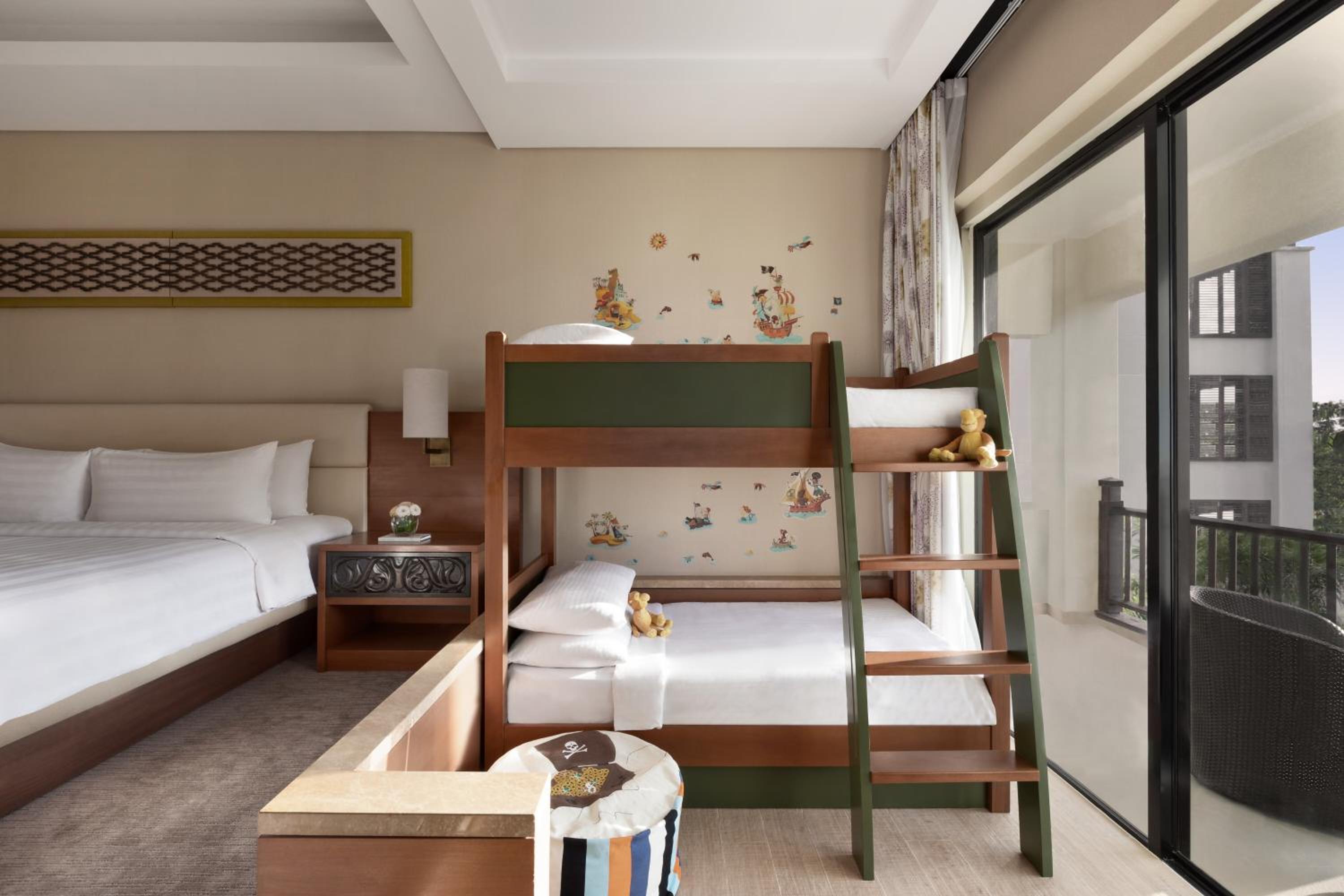 Garden Wing Deluxe Family Room