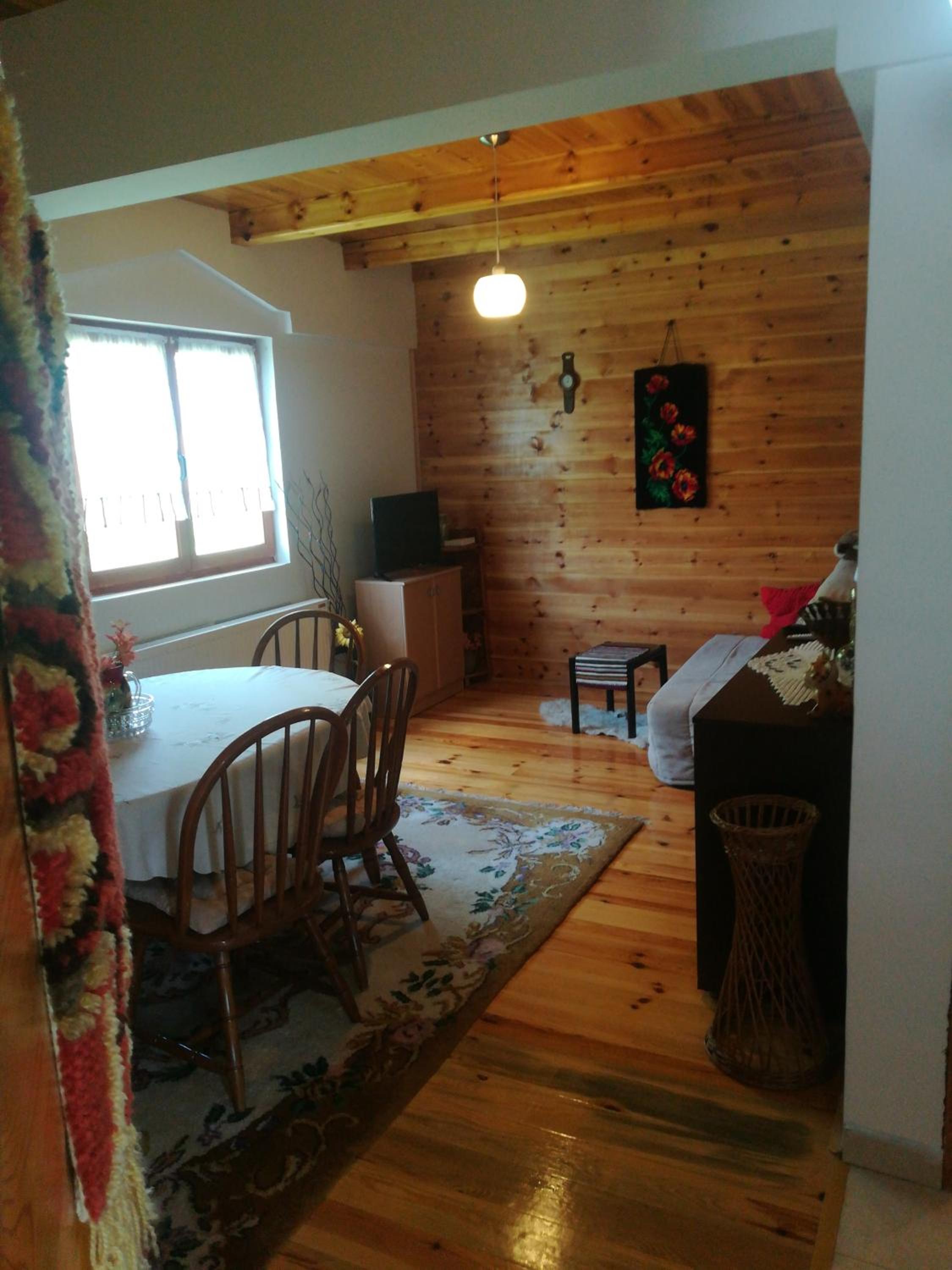 Apartment photo 2