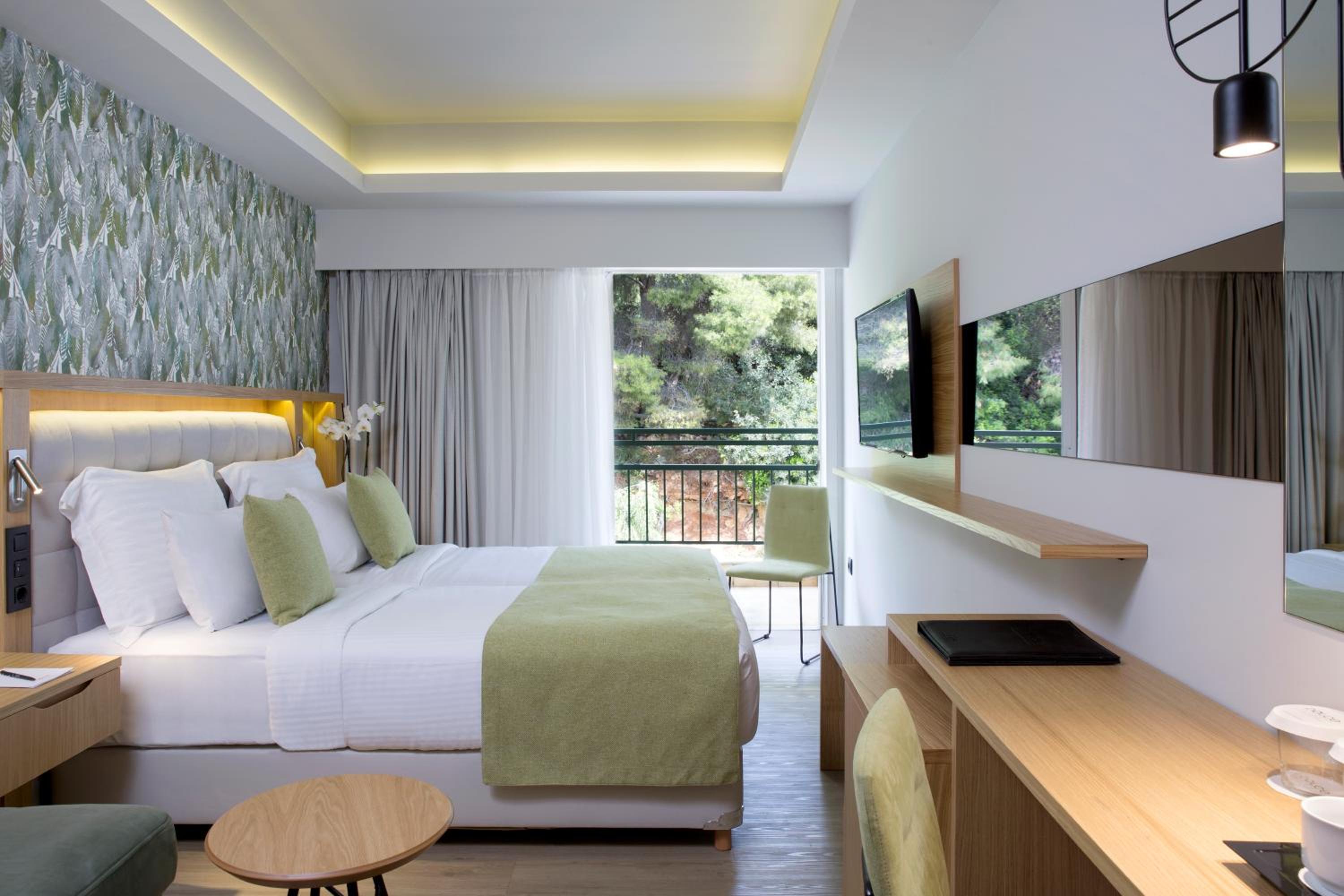 Deluxe Room with Mountain View - Photo 1