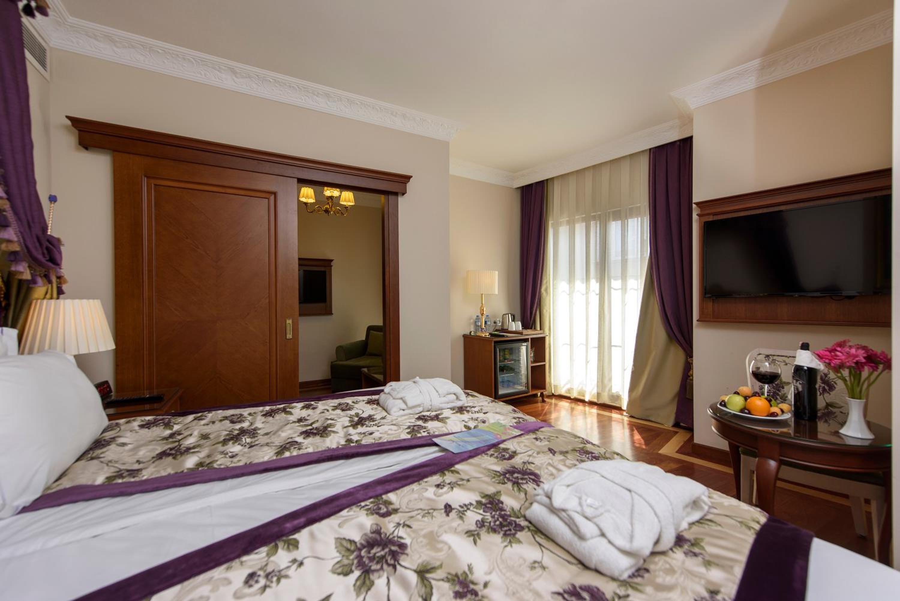  Family Connecting Suite photo 2