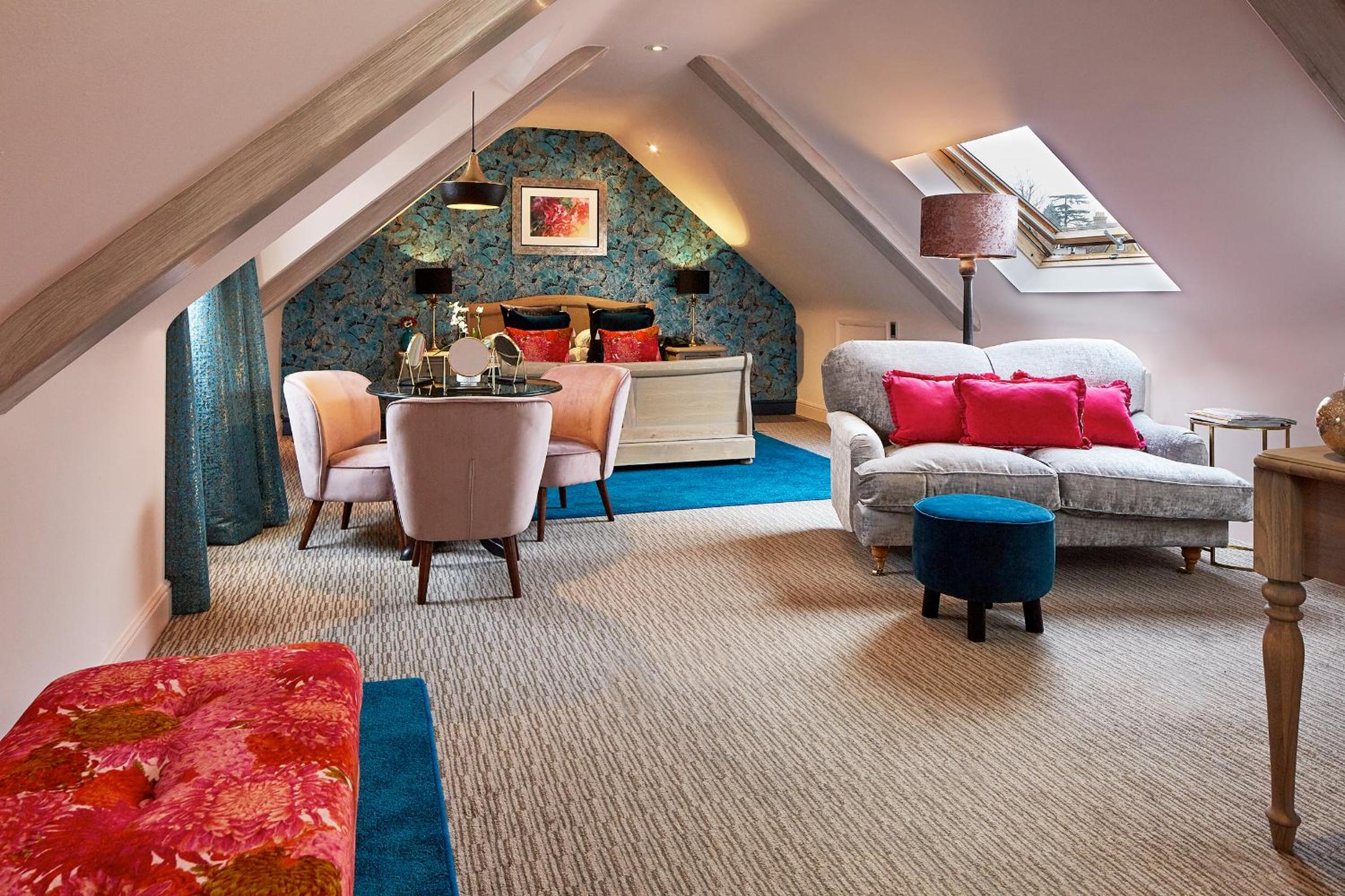 Signature Suite - Photo 2