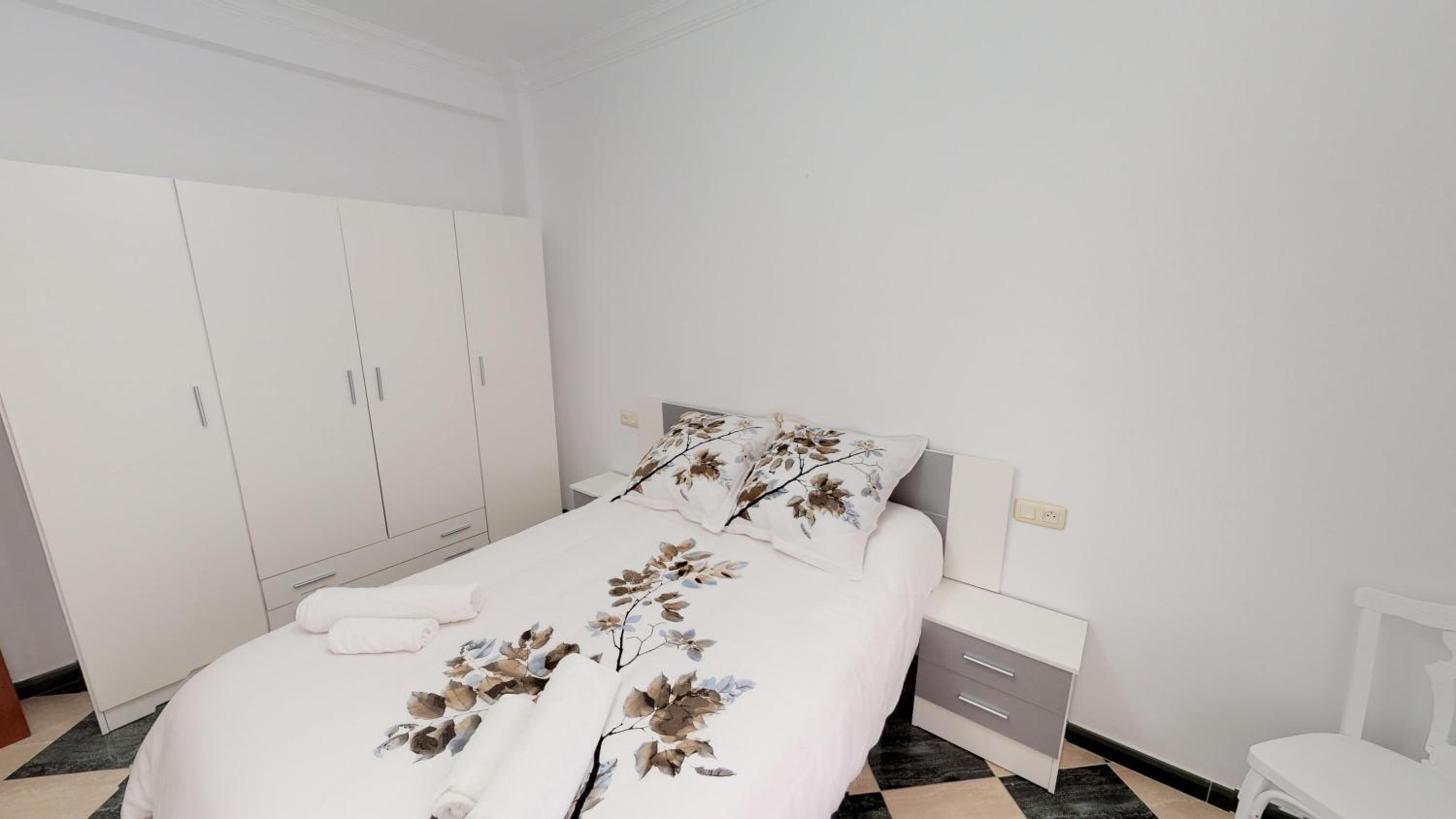 Double Room - Photo 2
