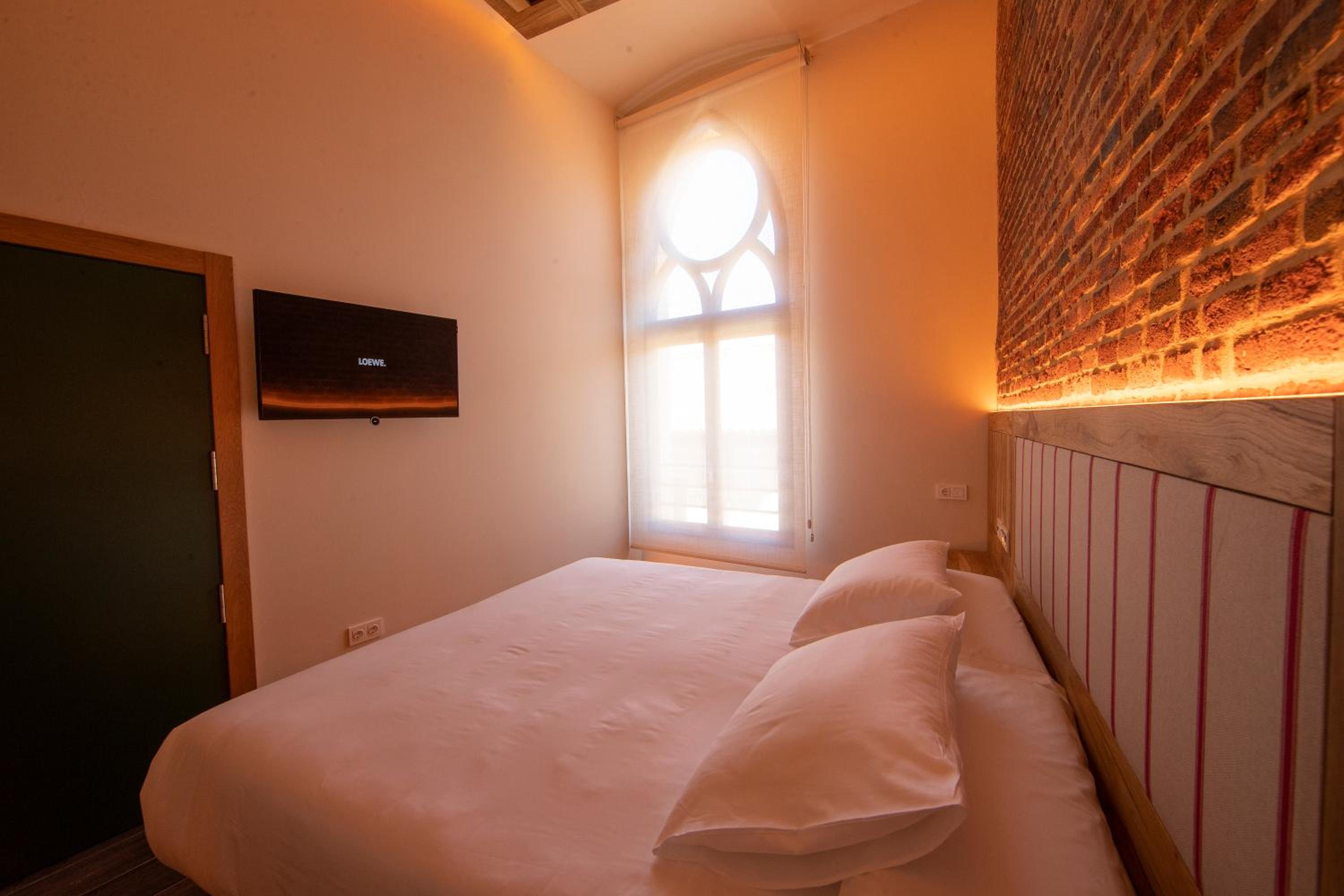 Double or Twin Room - Photo 5