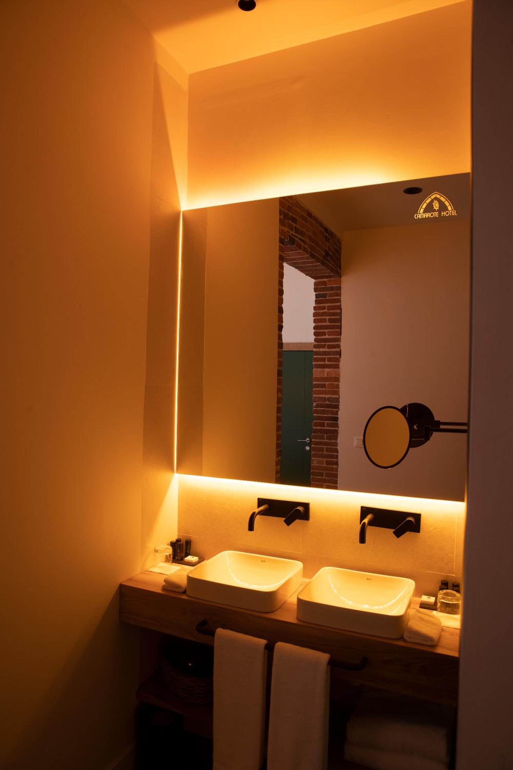 Deluxe Junior Suite - Photo 3