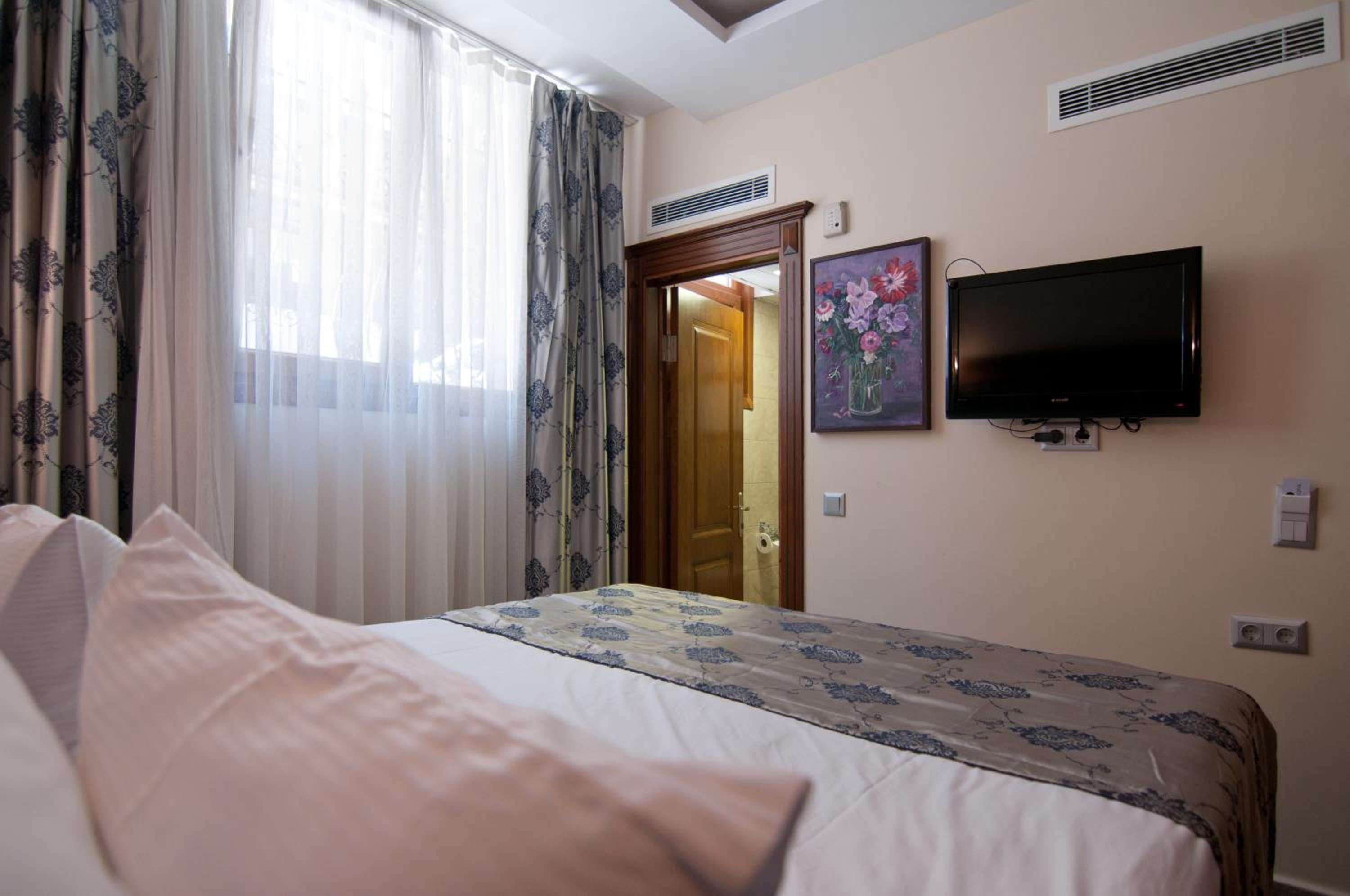 Economy Double Room photo 1