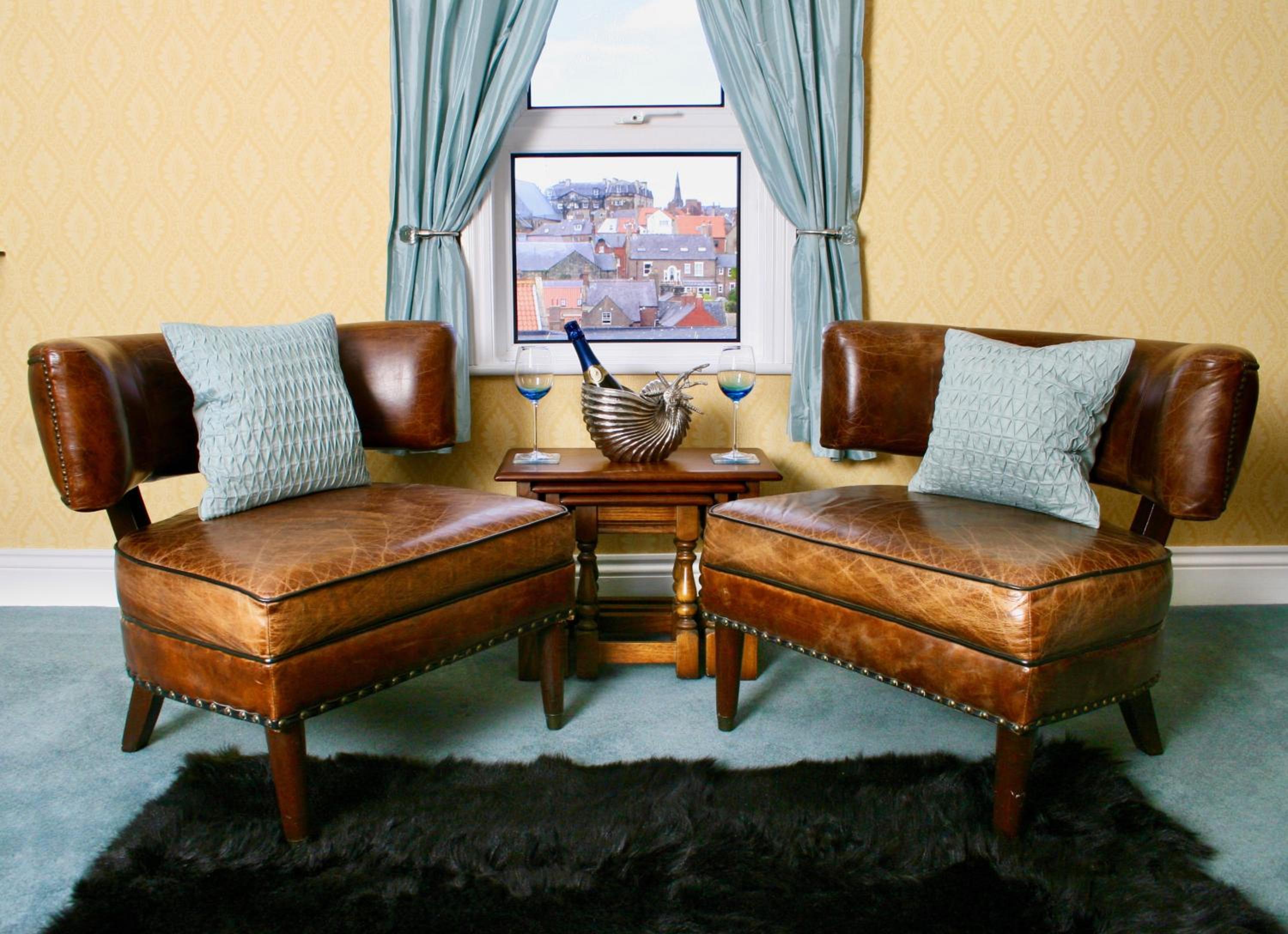 Deluxe King Suite photo 2
