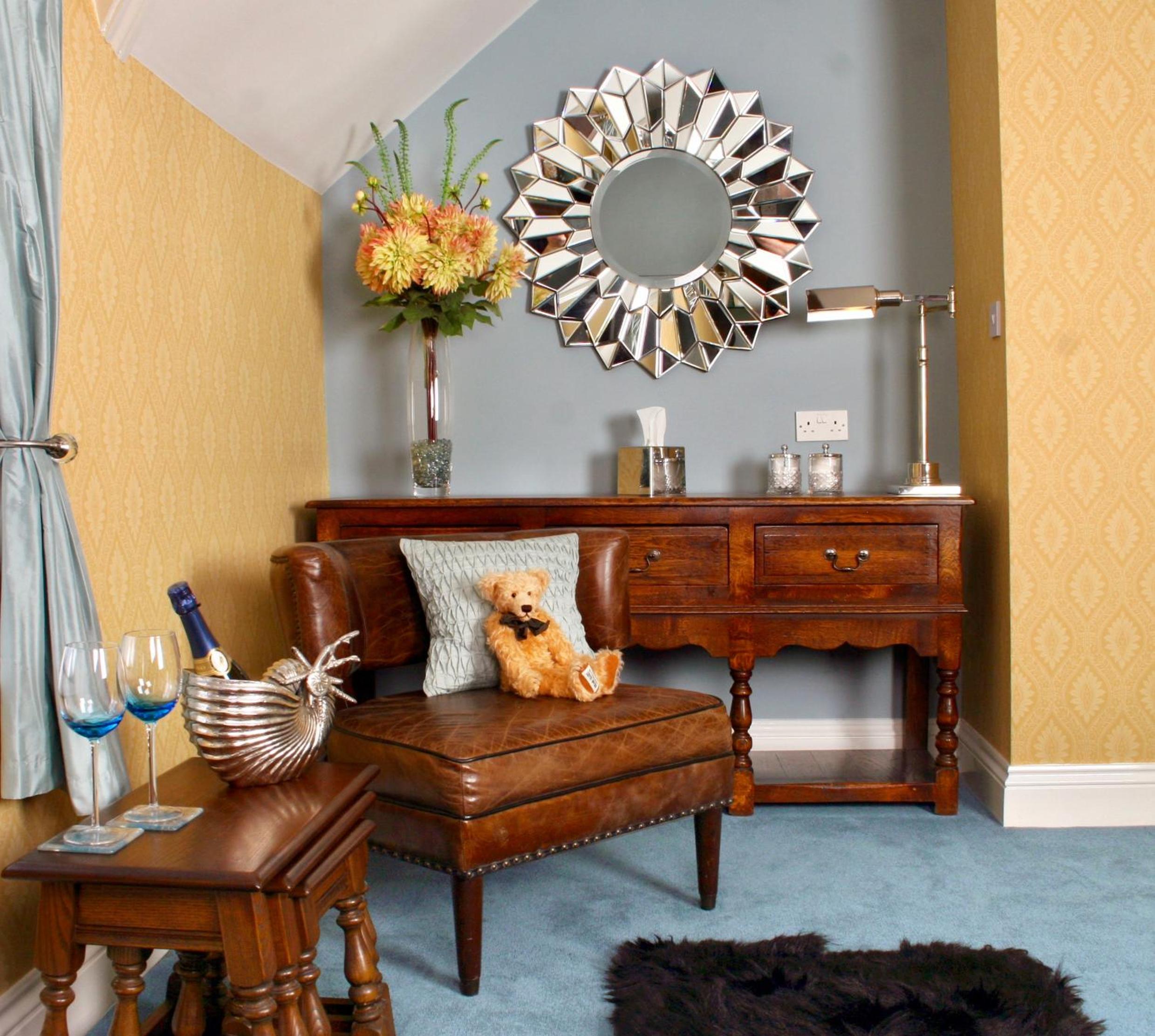 Deluxe King Suite photo 3