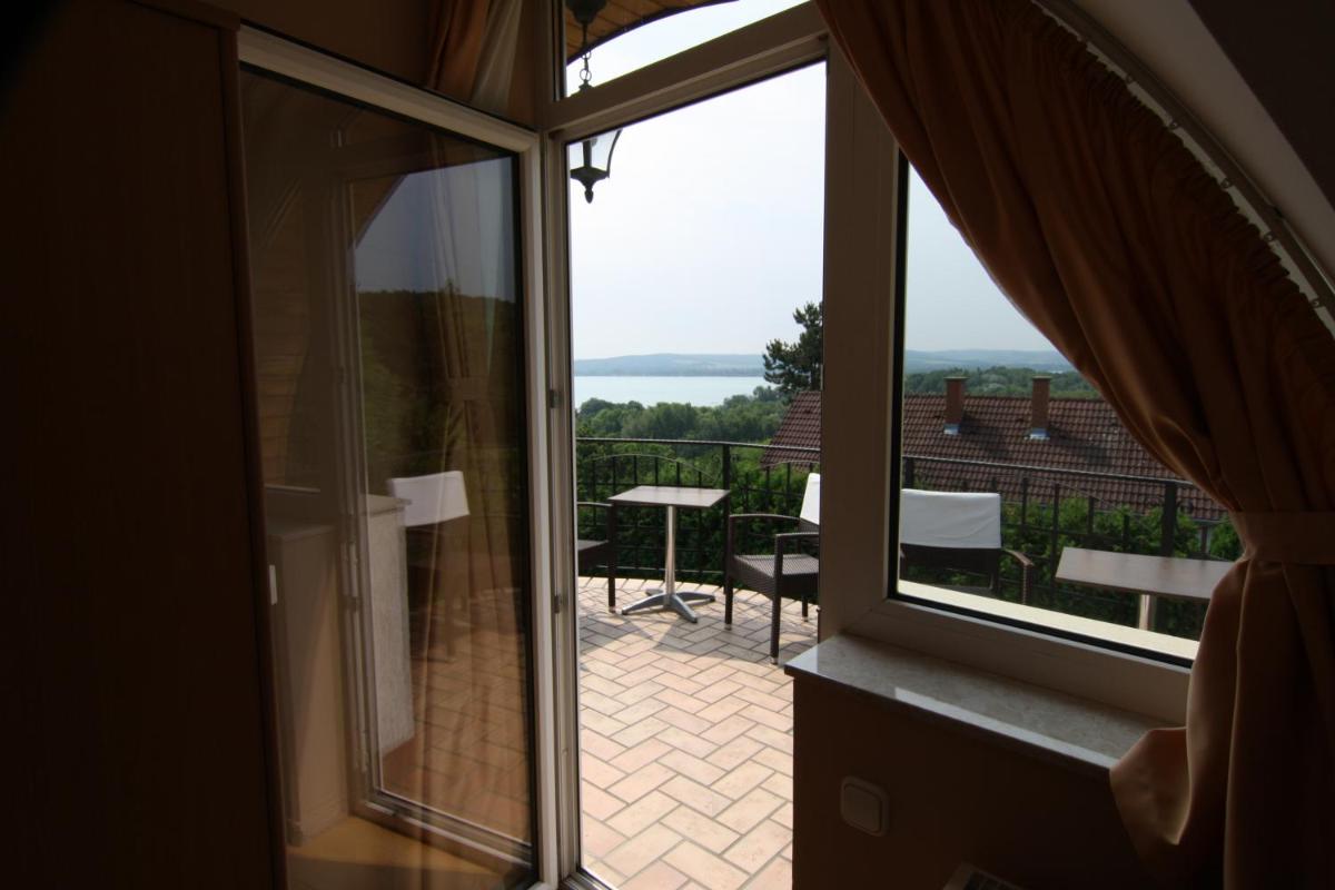 Studio with Lake View photo 3