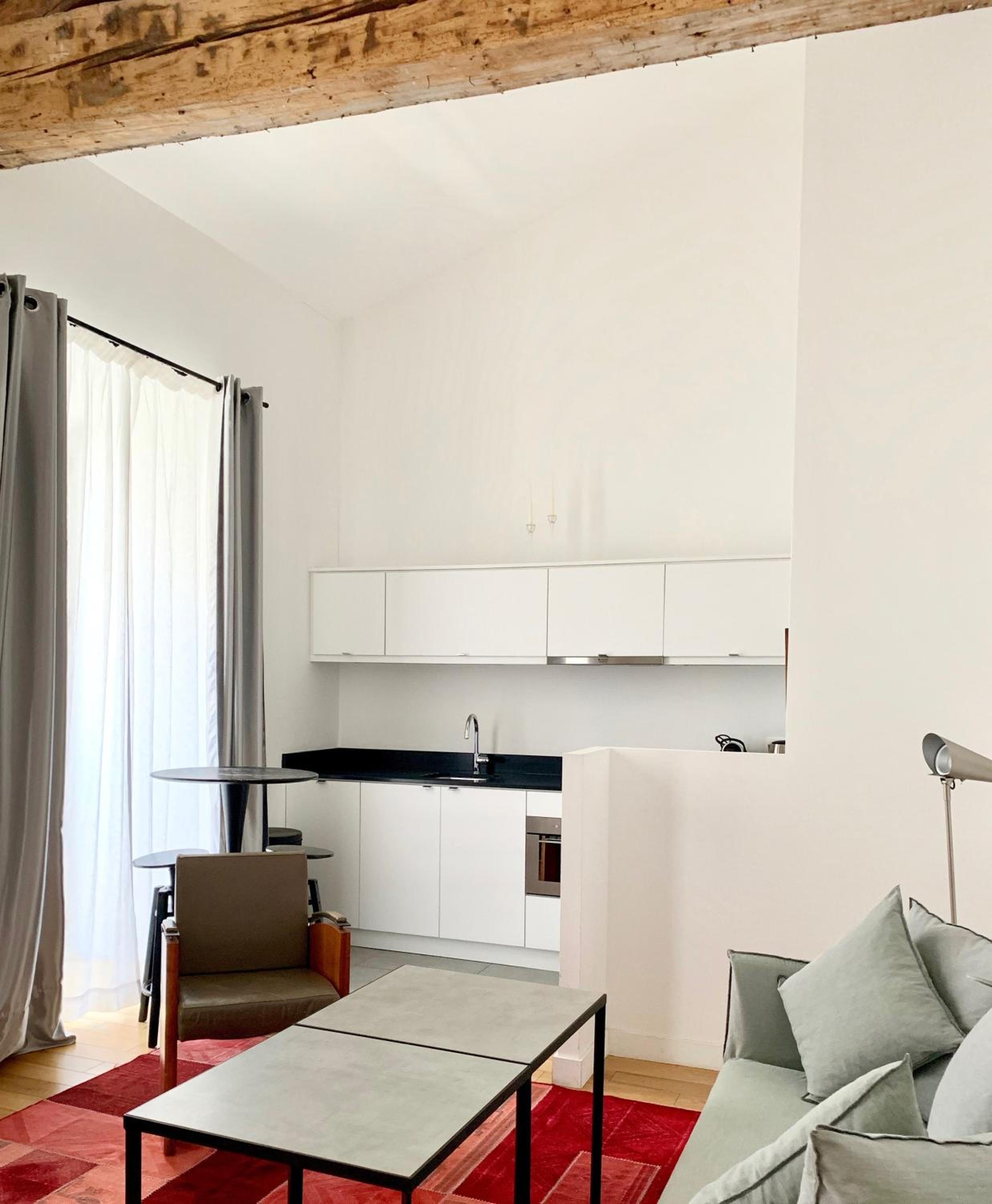 Deluxe One-Bedroom Apartment - 52m2 photo 2