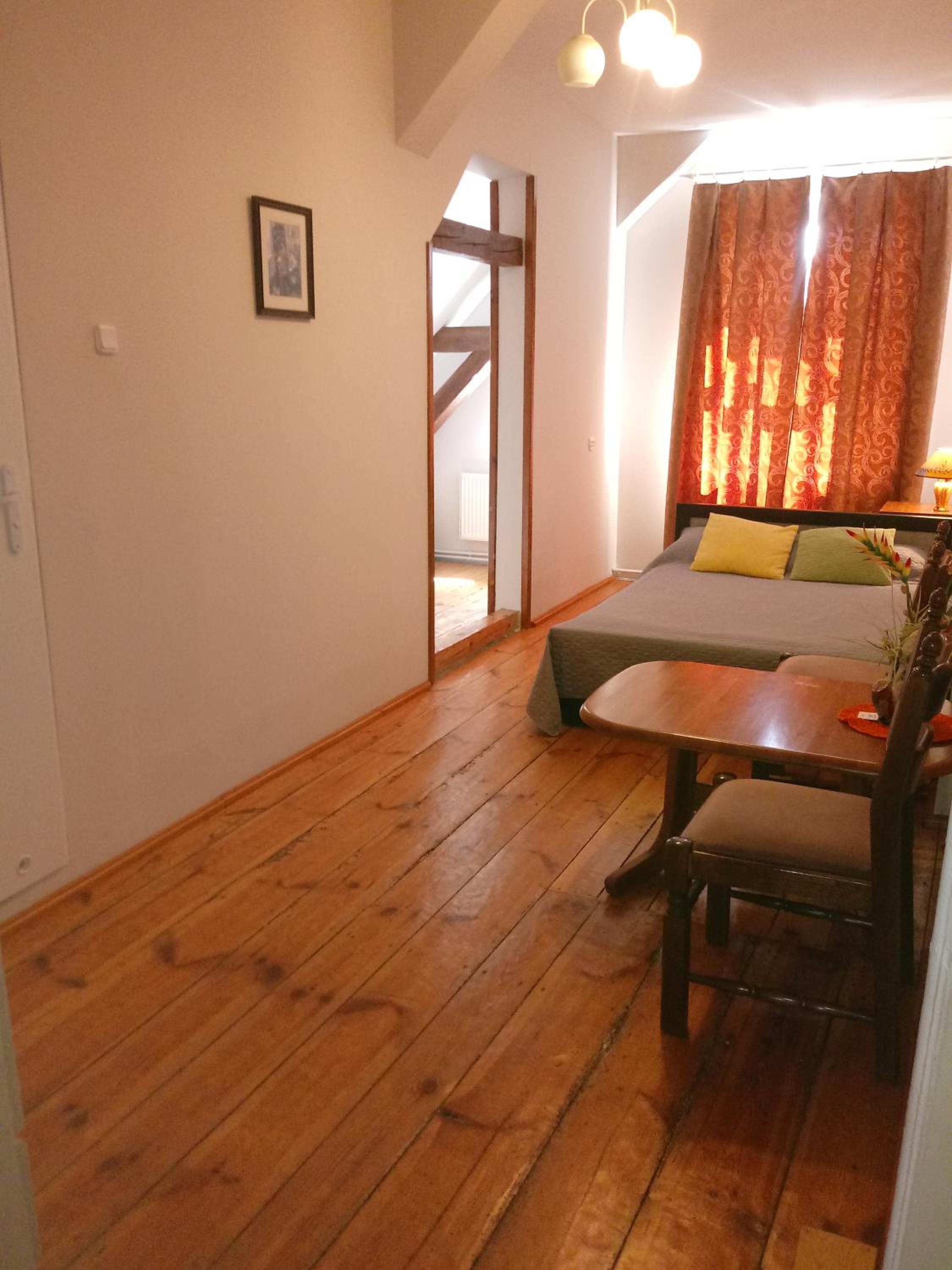 Deluxe Double or Twin Room - Photo 6
