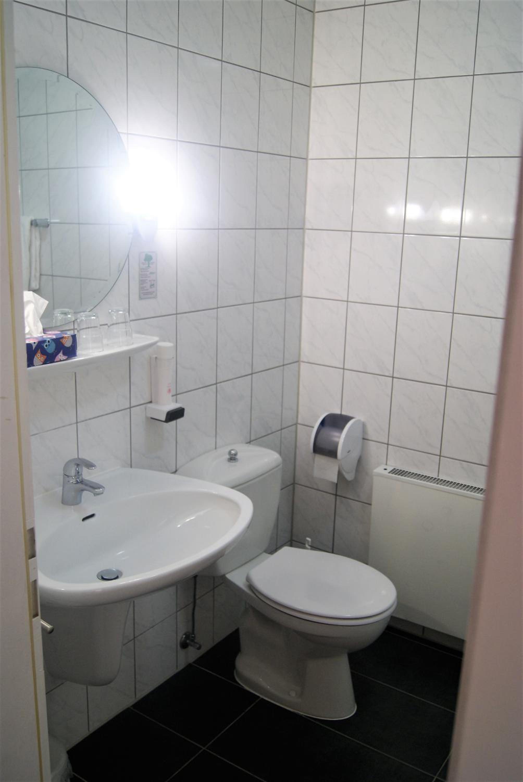 Double Room - Photo 8