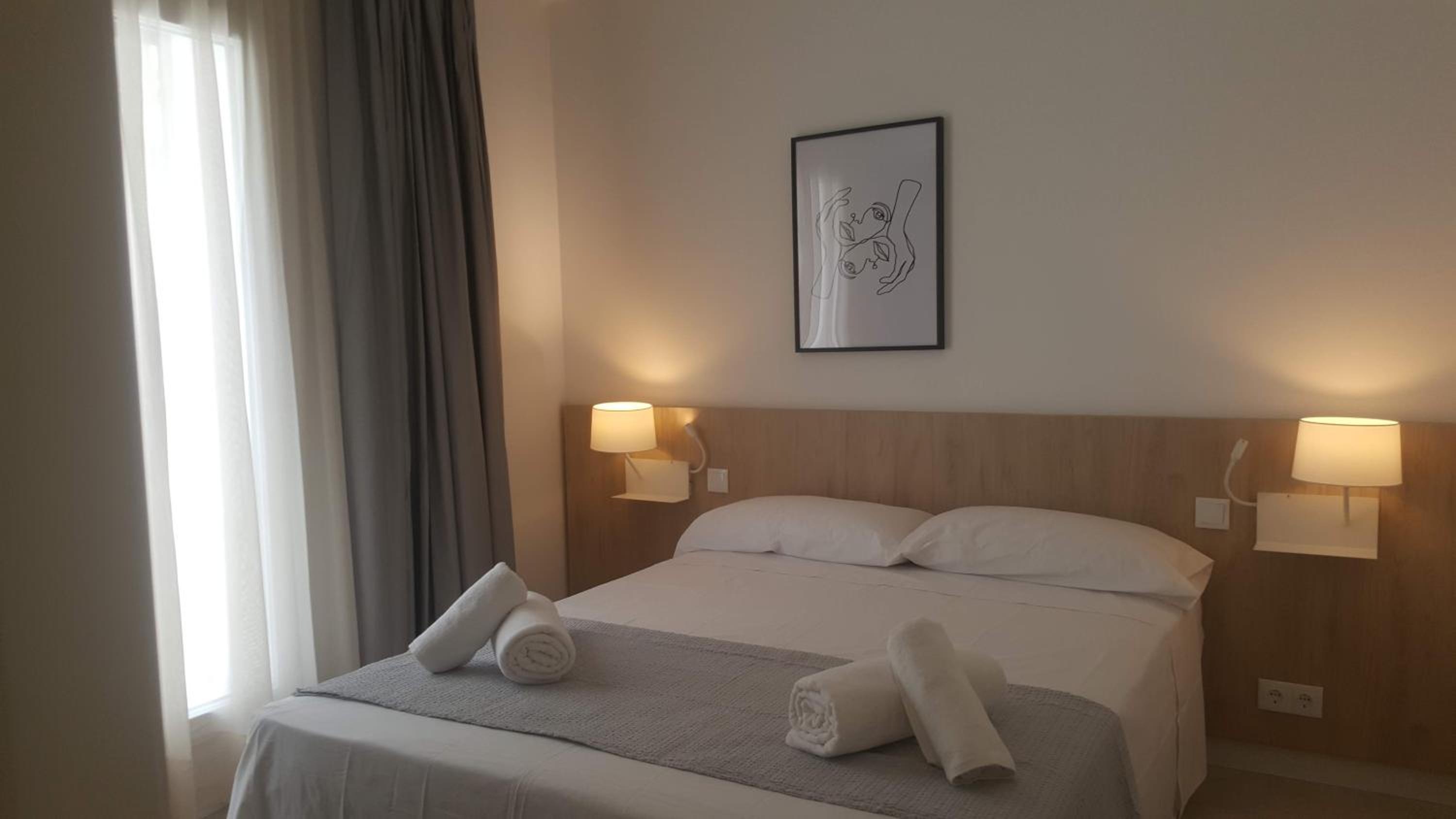 Double Room - Photo 7