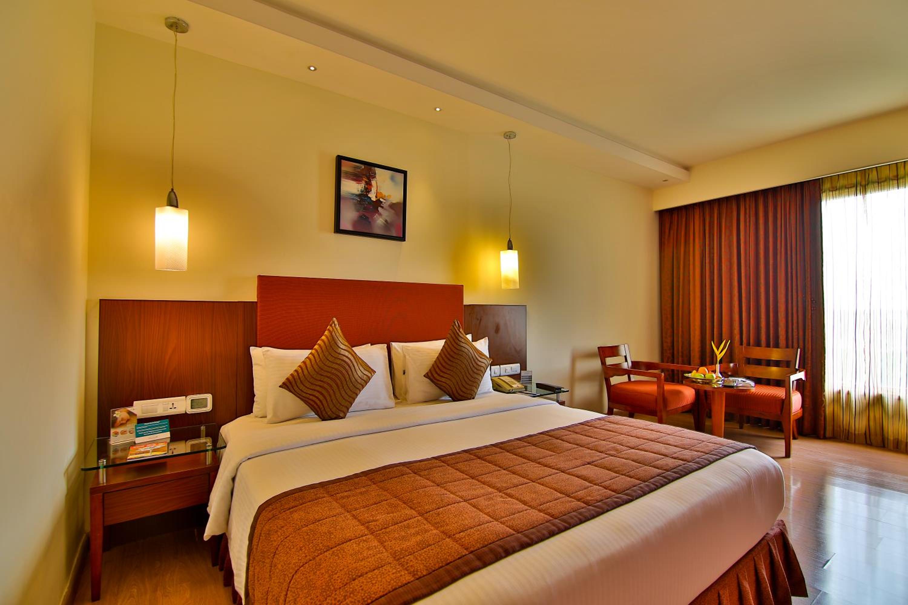 Executive Double Room with 15% discount on Laundry & 10% discount on Food. - Photo 2