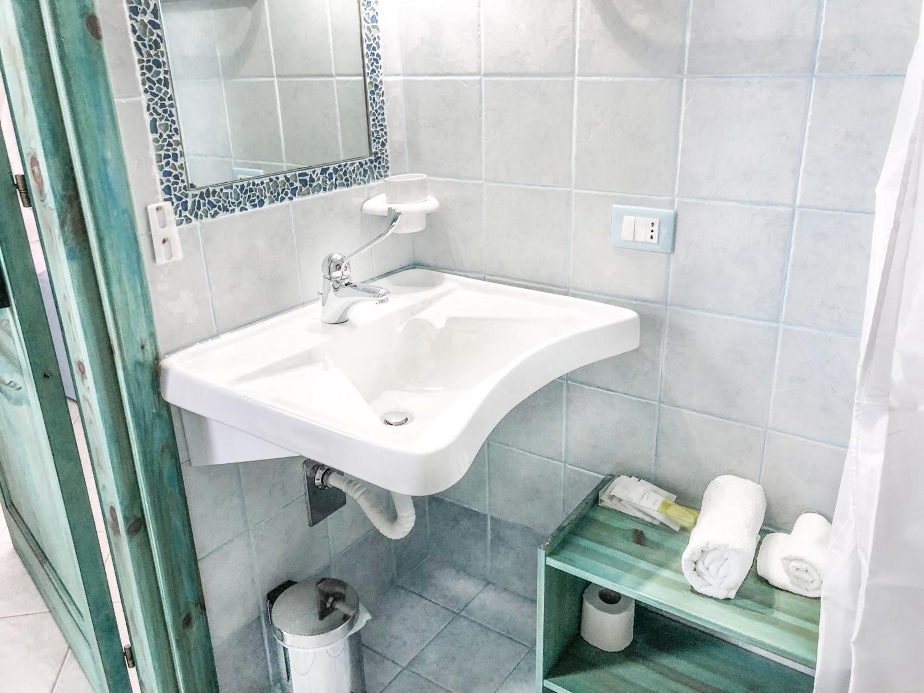 Single Room photo 2