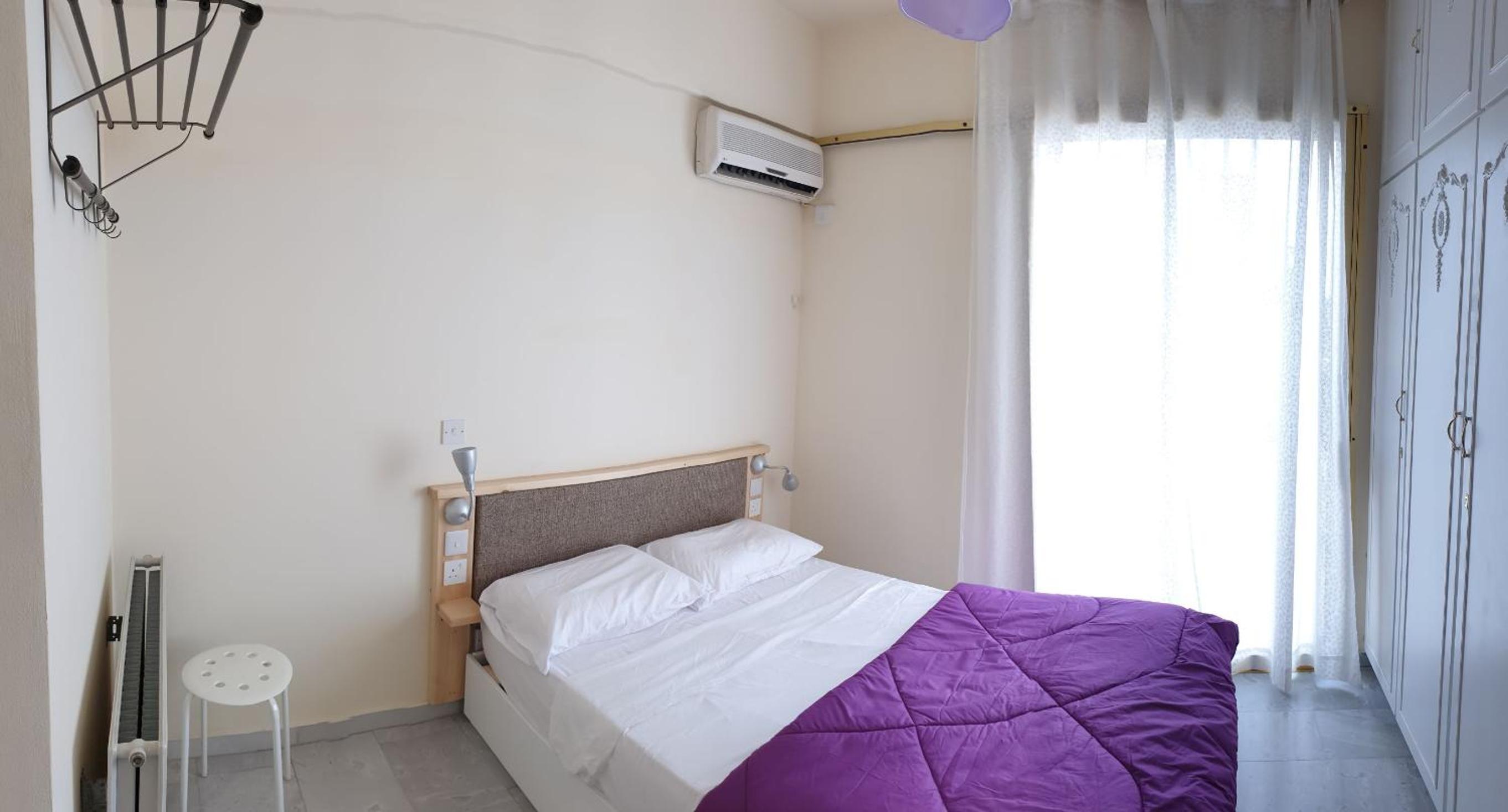 Quarto Individual Padrão com Banheiro Compartilhado