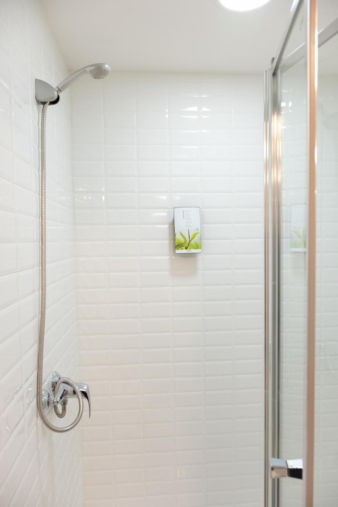 Superior One-Bedroom Triplex Apartment