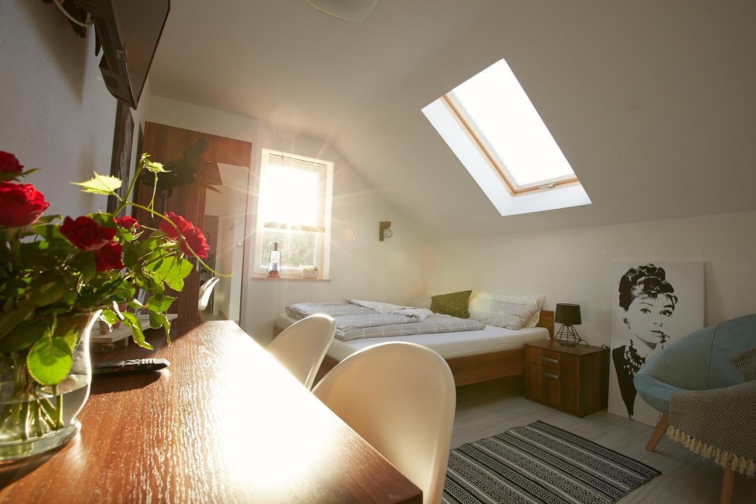 Twin Room - Photo 3