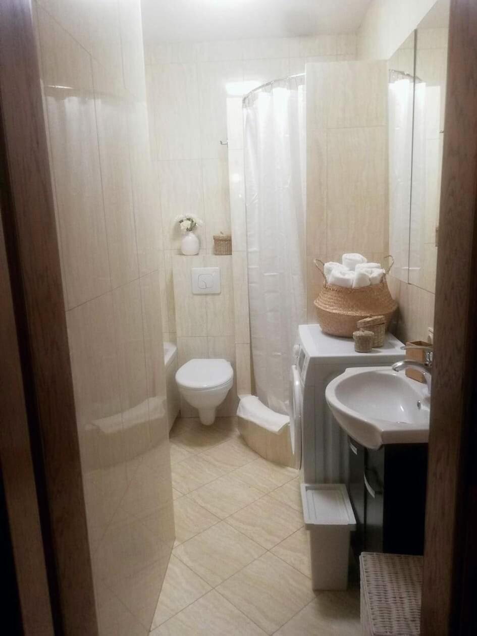 Two-Bedroom Apartment - Photo 2