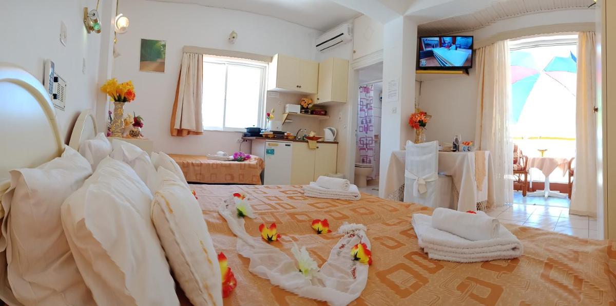 Studio Apartment photo 2