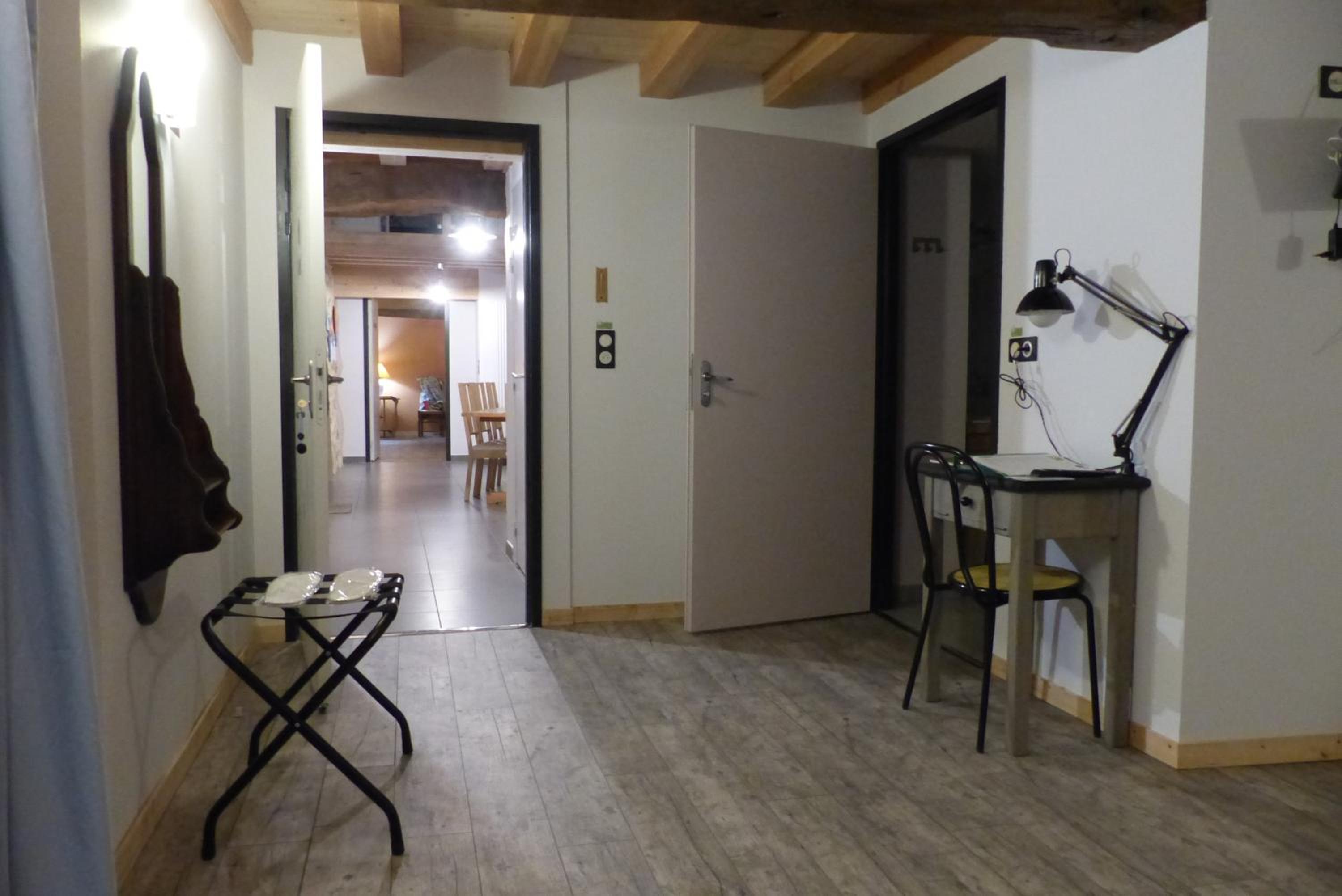 Twin Room - Photo 23