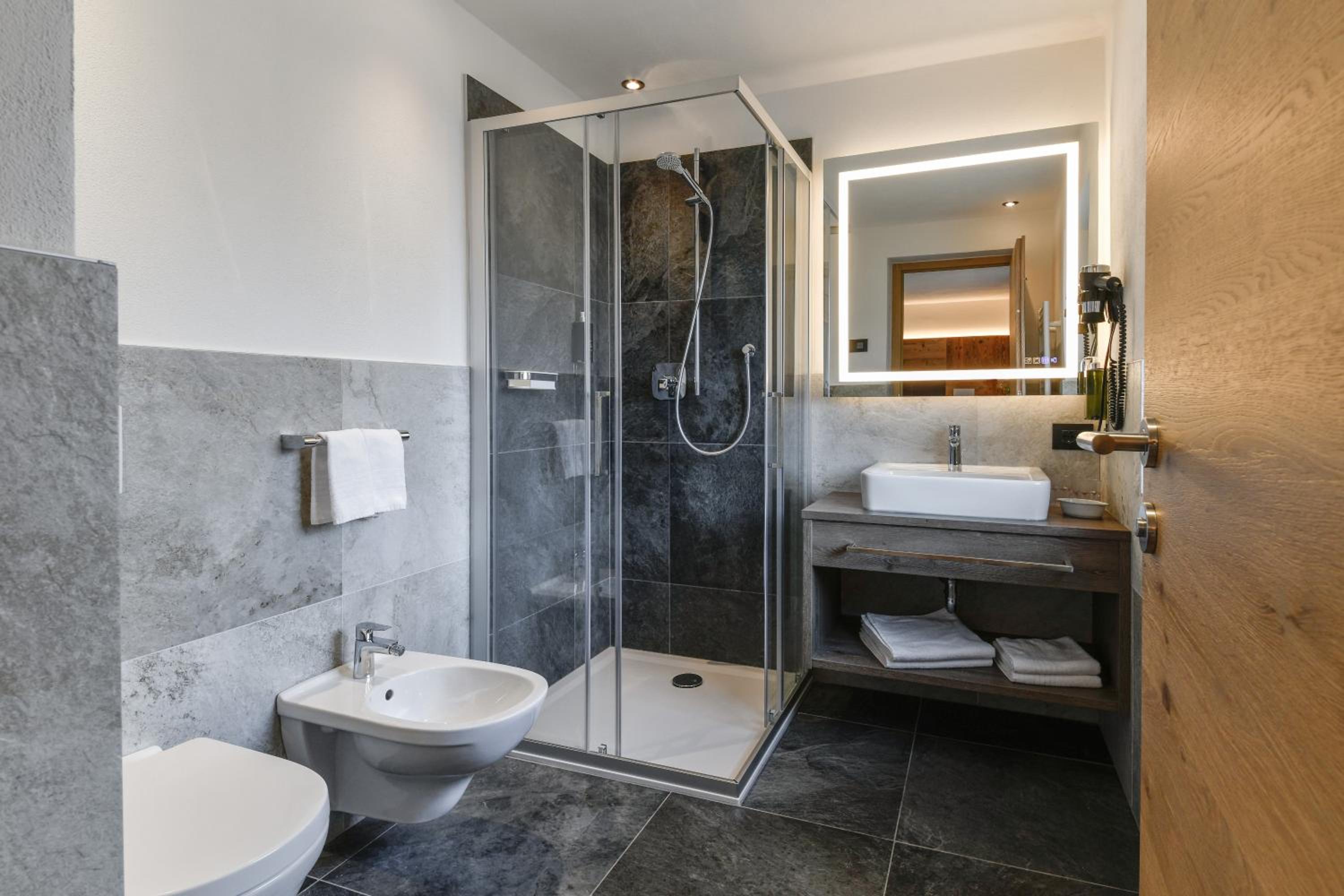 Superior Triple Room photo 2