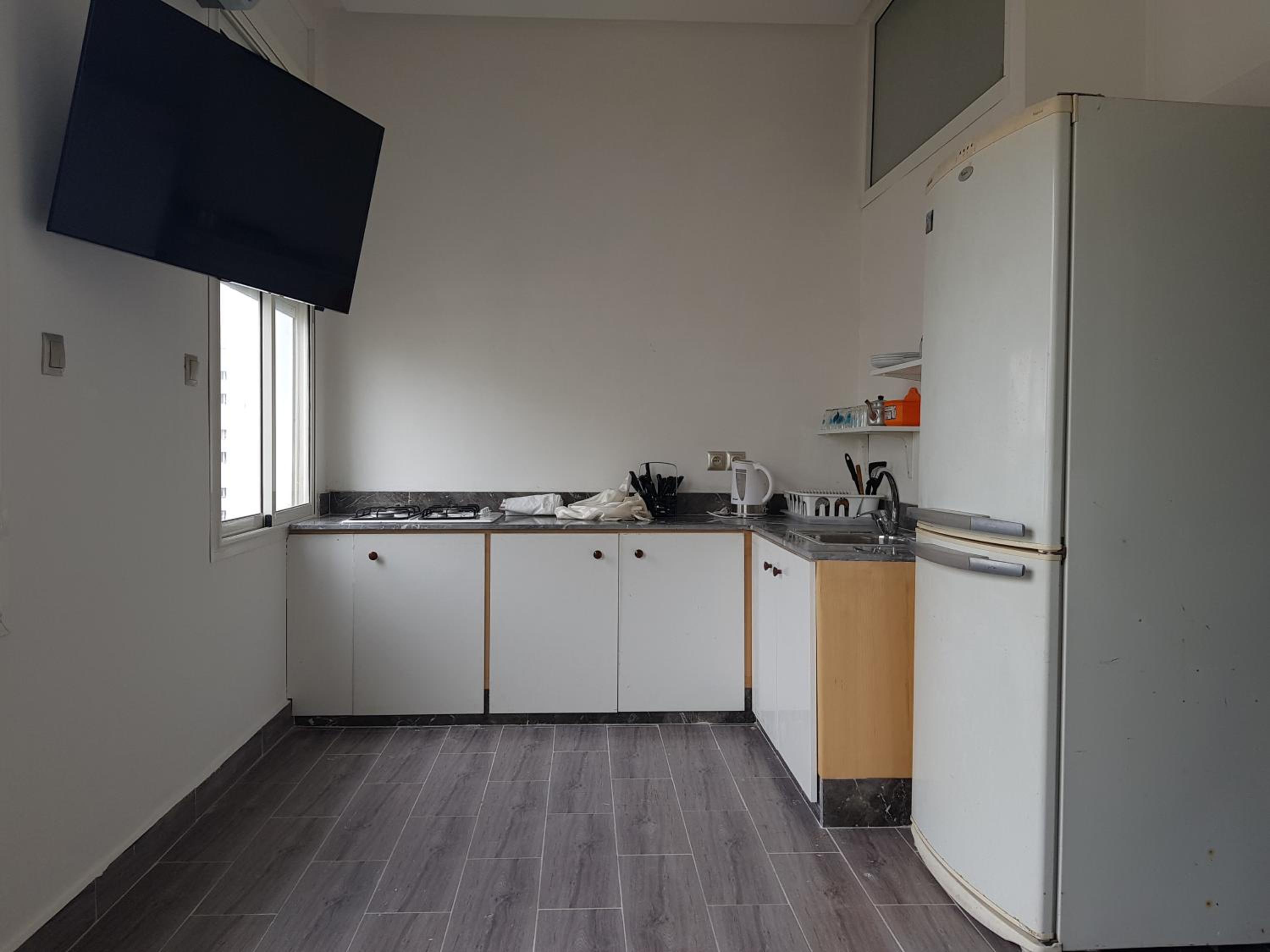 One-Bedroom Apartment - Photo 3