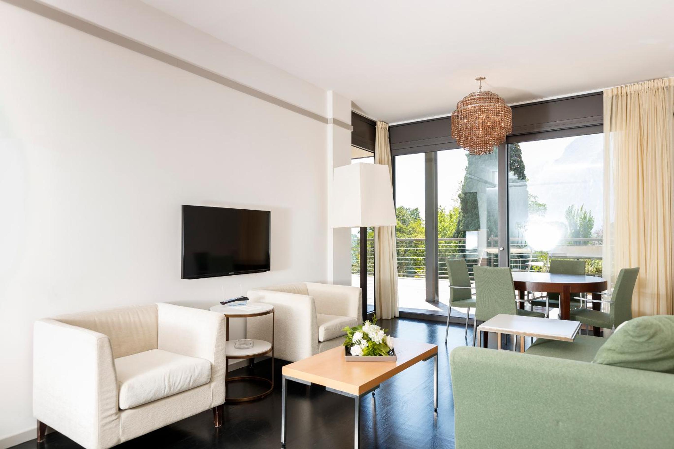 Suite with Whirlpool