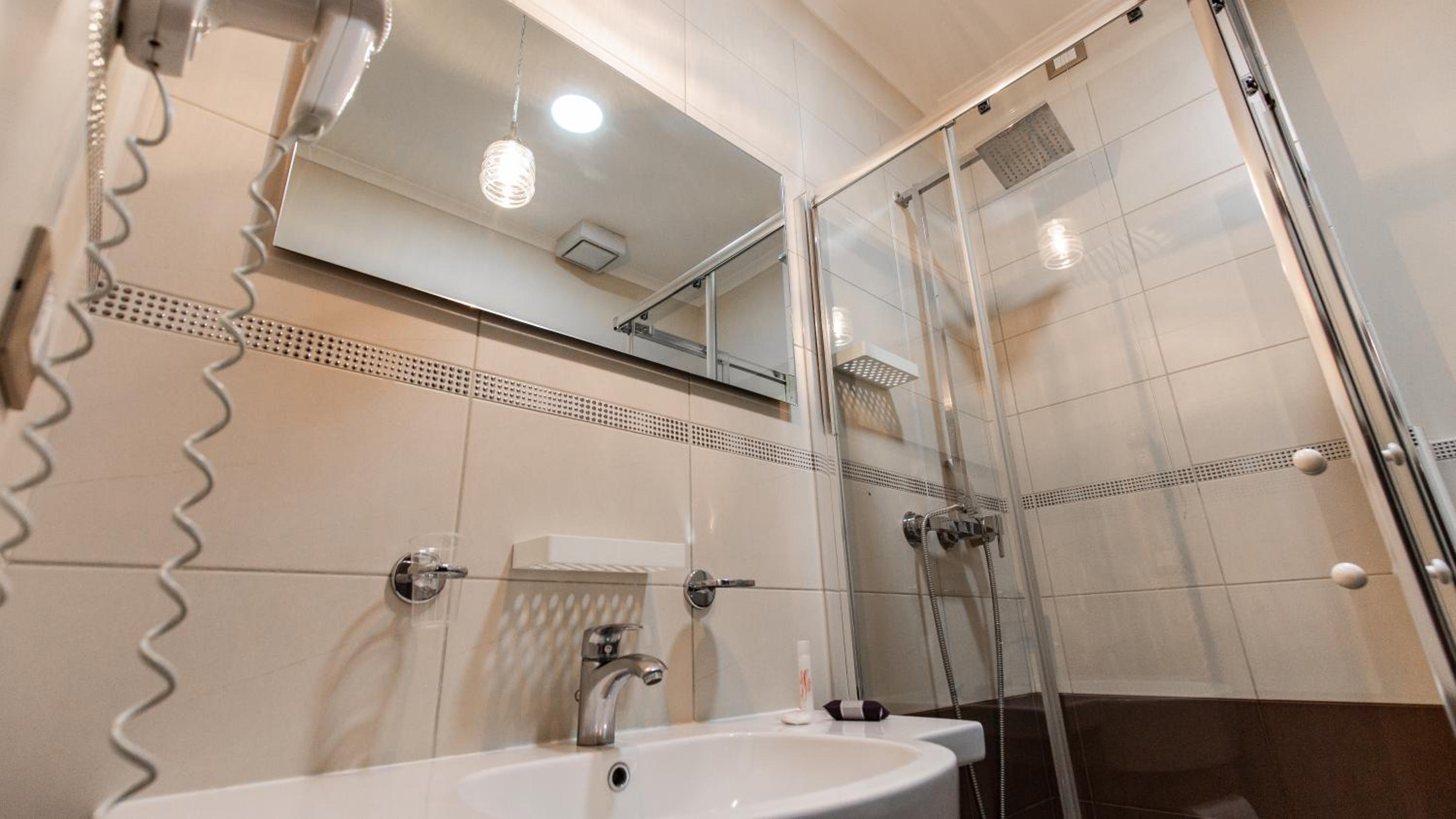 Deluxe Double Room - Photo 5
