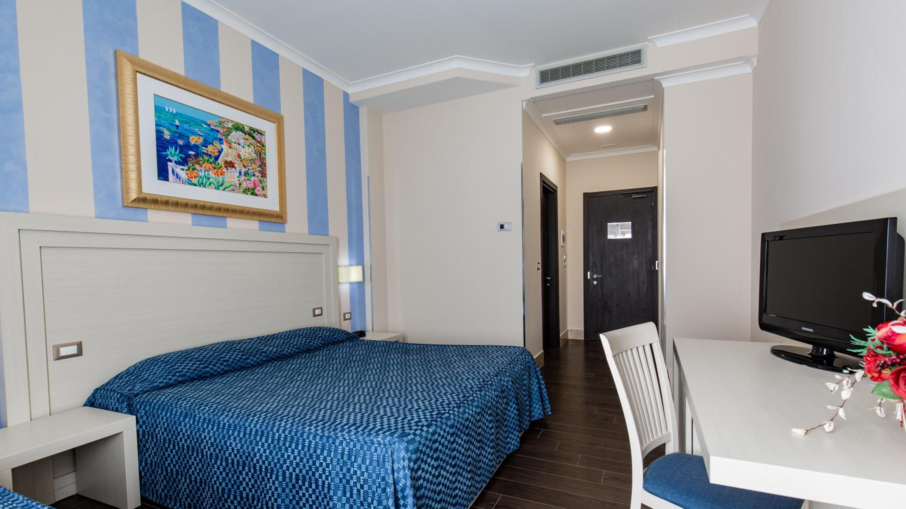 Deluxe Triple Room - Photo 7