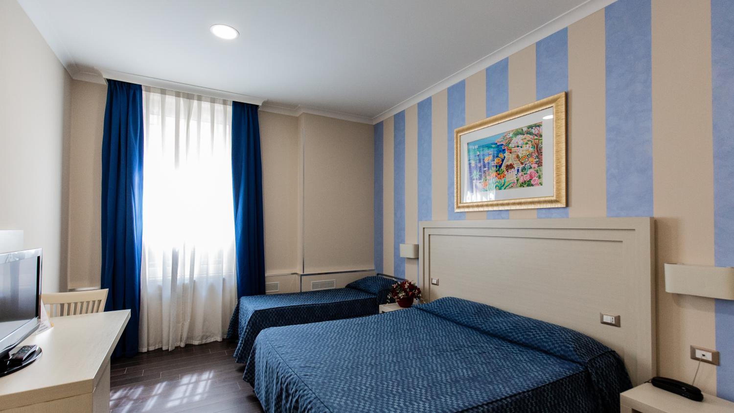 Deluxe Triple Room - Photo 3