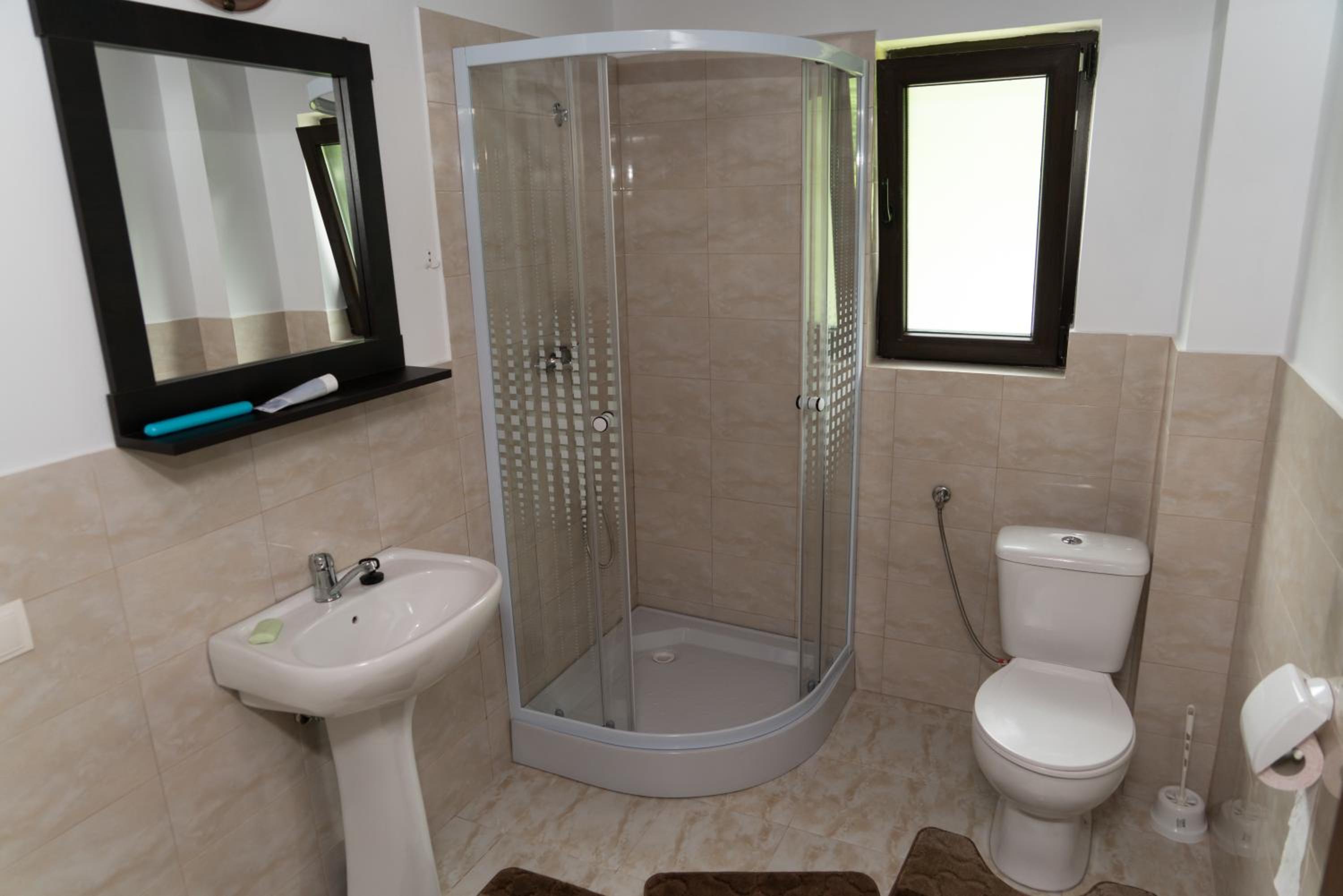 Double Room with Mountain View - Photo 4