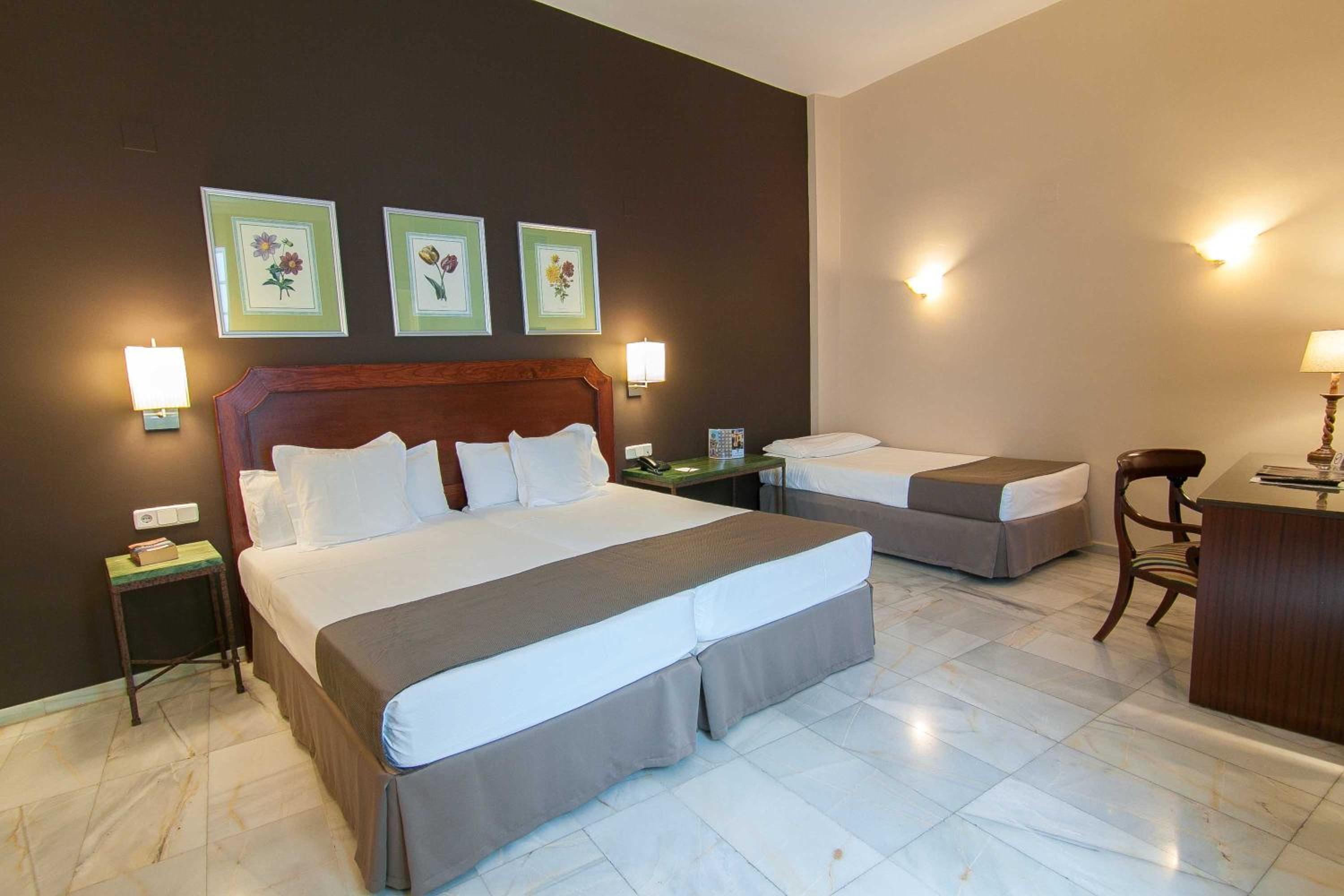 Triple Room (3 Adults) - Photo 1