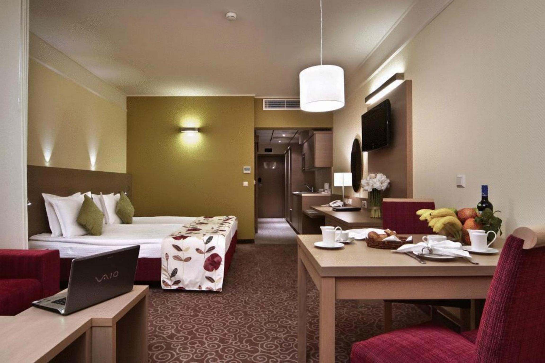Corner Suite