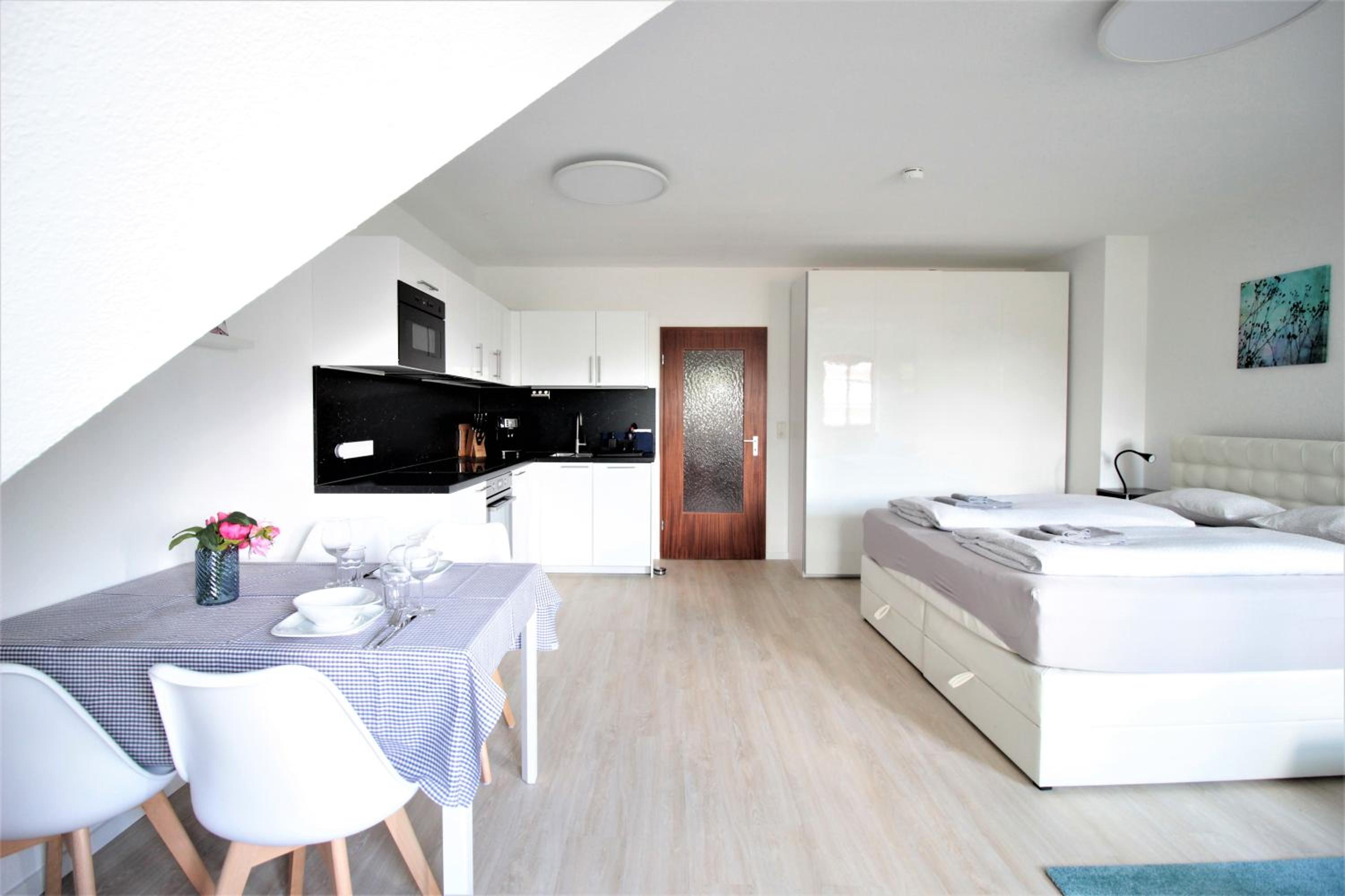 One-Bedroom Apartment - Photo 23