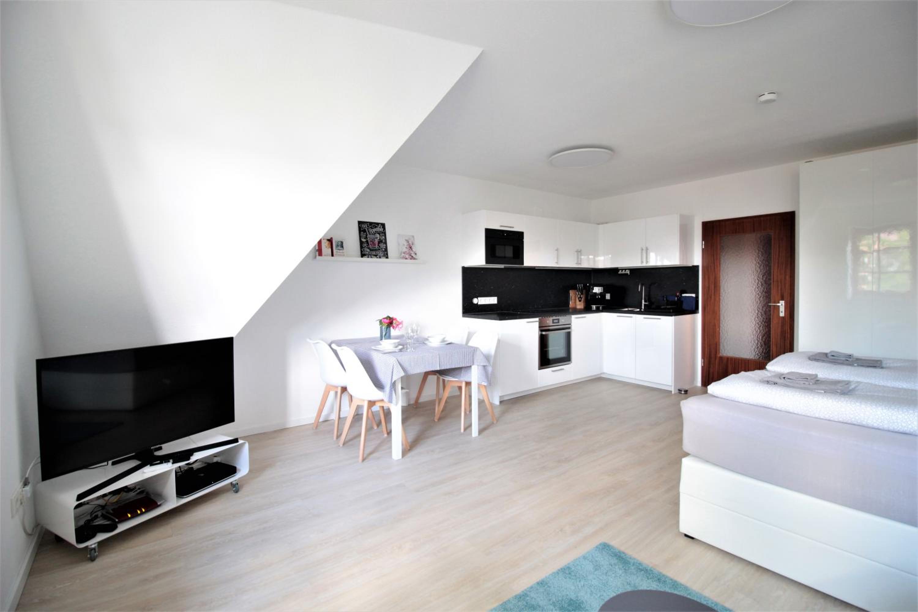 One-Bedroom Apartment - Photo 32